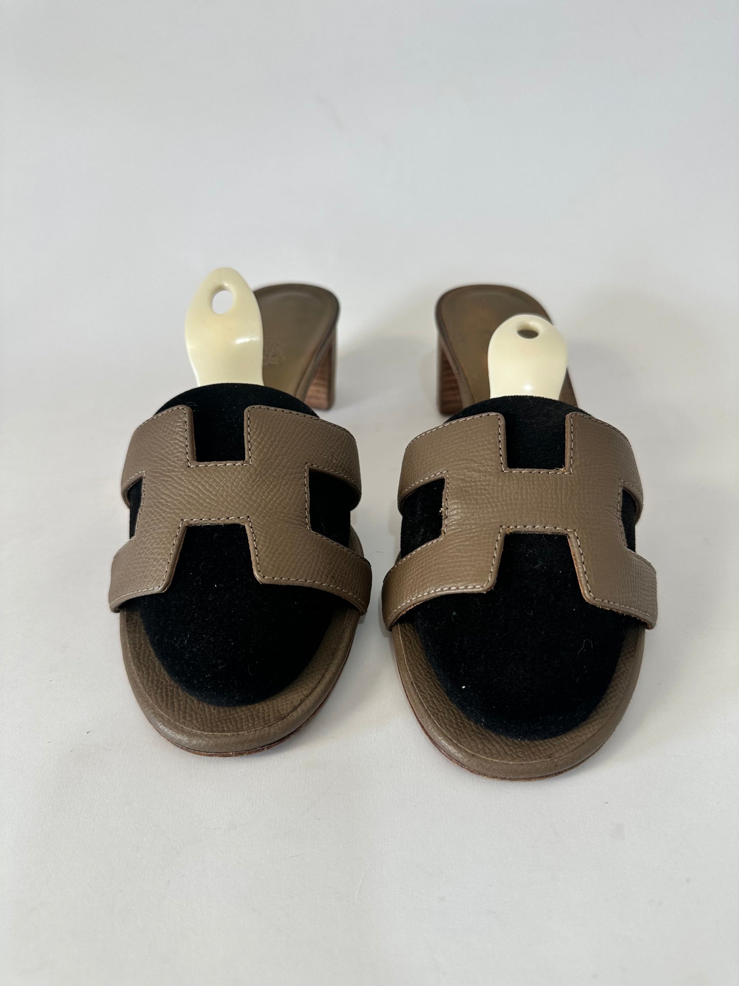 HERMES Etoupe Leather oasis Sandals Size 38 EU/ 8 US/ 5 UK