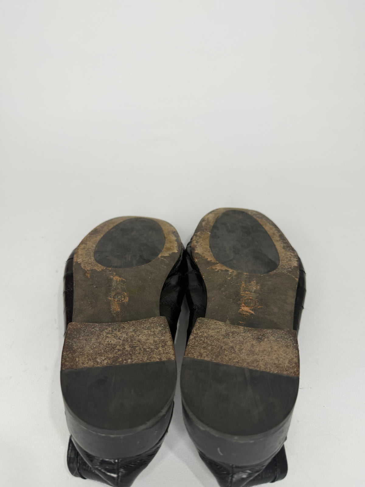 The Row
Soft Eel Skin Leather Dress Loafers Size 38 EU/ 8 US/ 5 UK