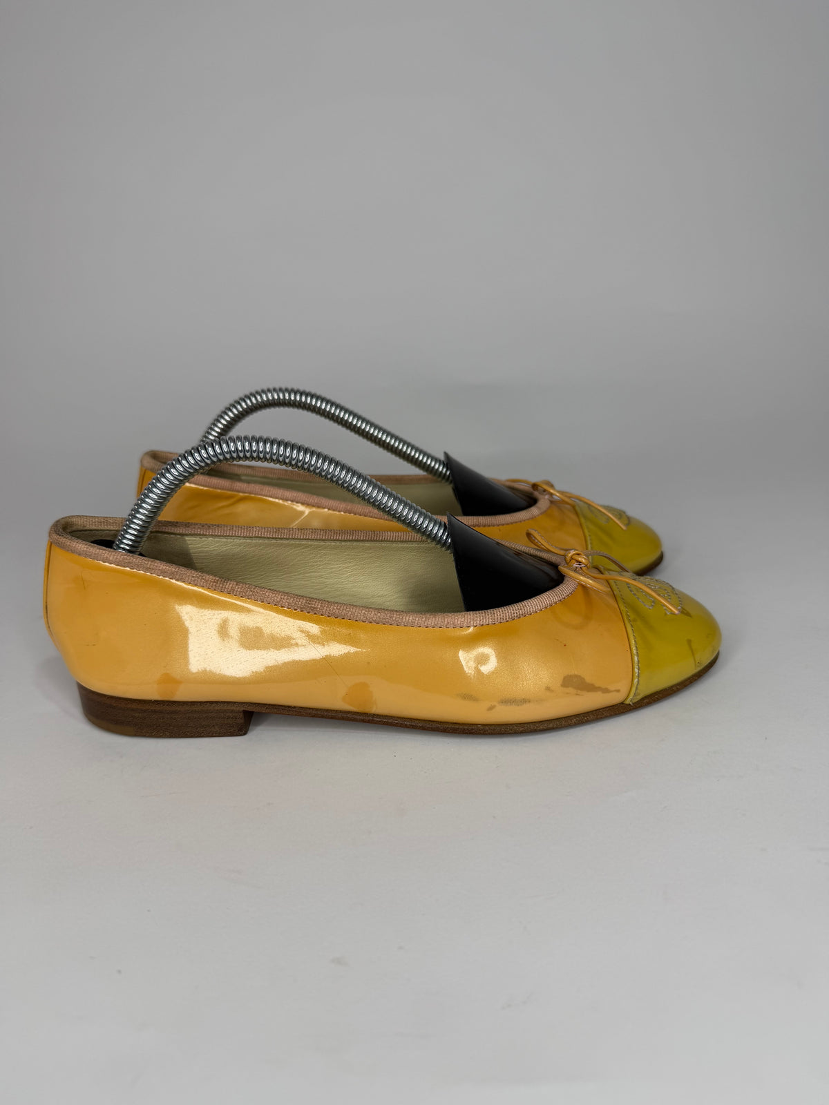 Chanel Yellow Patent Leather CC Bow Ballet Flats Size 35 EU/ 5 US/ 2 UK