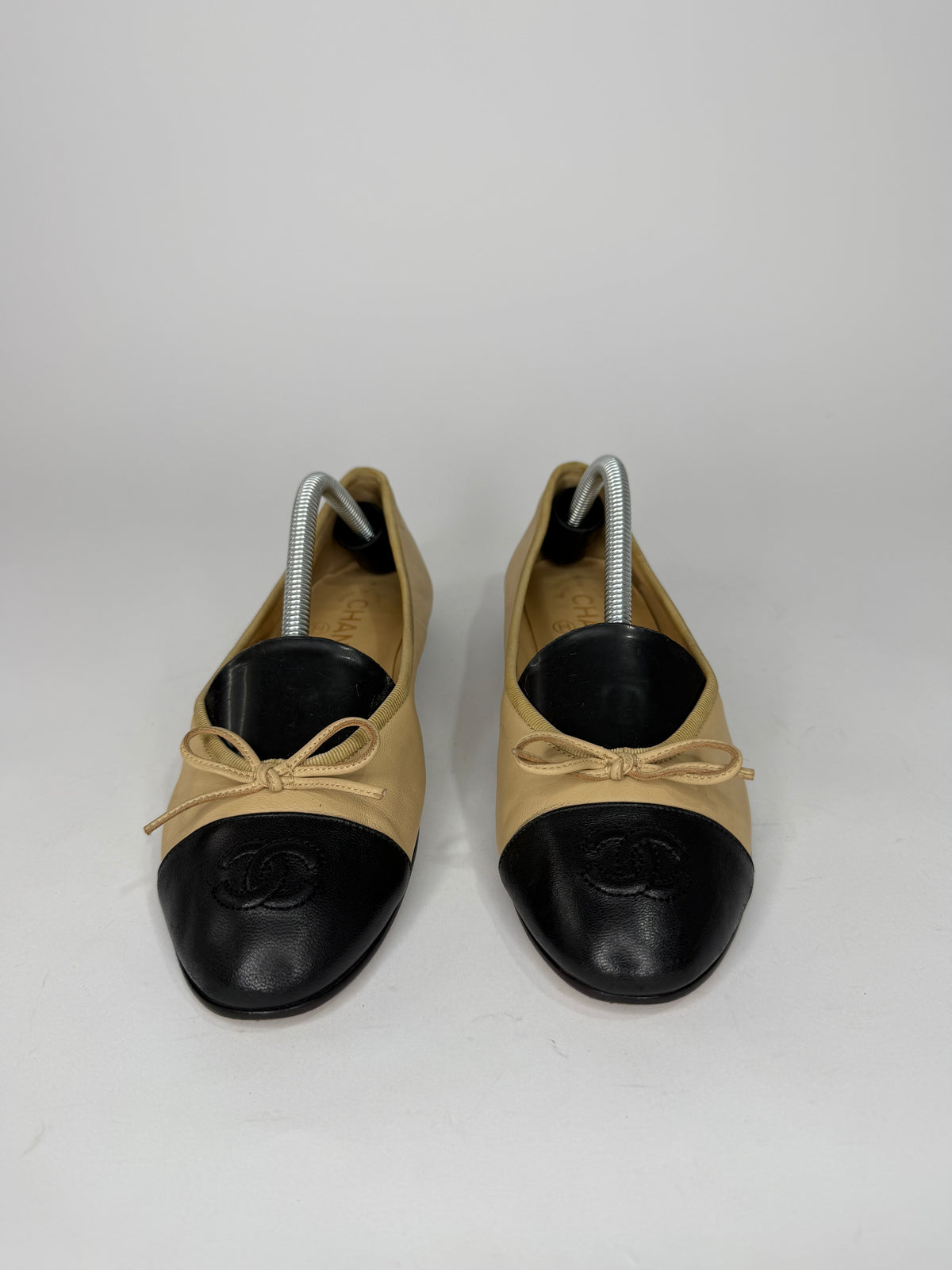CHANEL Beige/Black Lambskin Leather CC Ballet Flats Size 36 EU/ 6 US