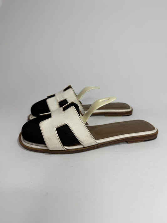 HERMES White Box Calfskin Oran Sandals 38 EU/ 8 US / 5 UK