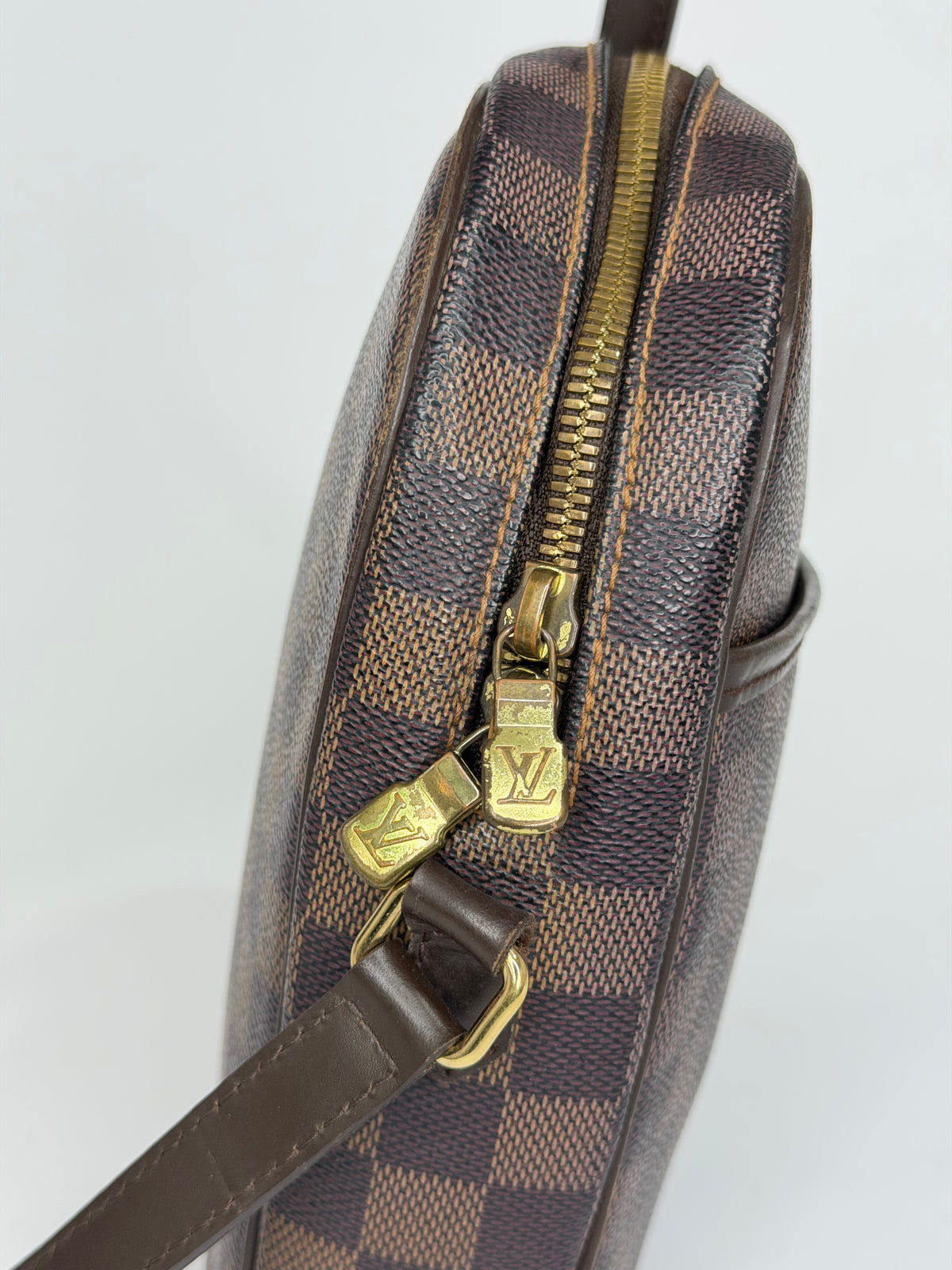 LOUIS VUITTON
Damier Canvas Ipanema PM Bag