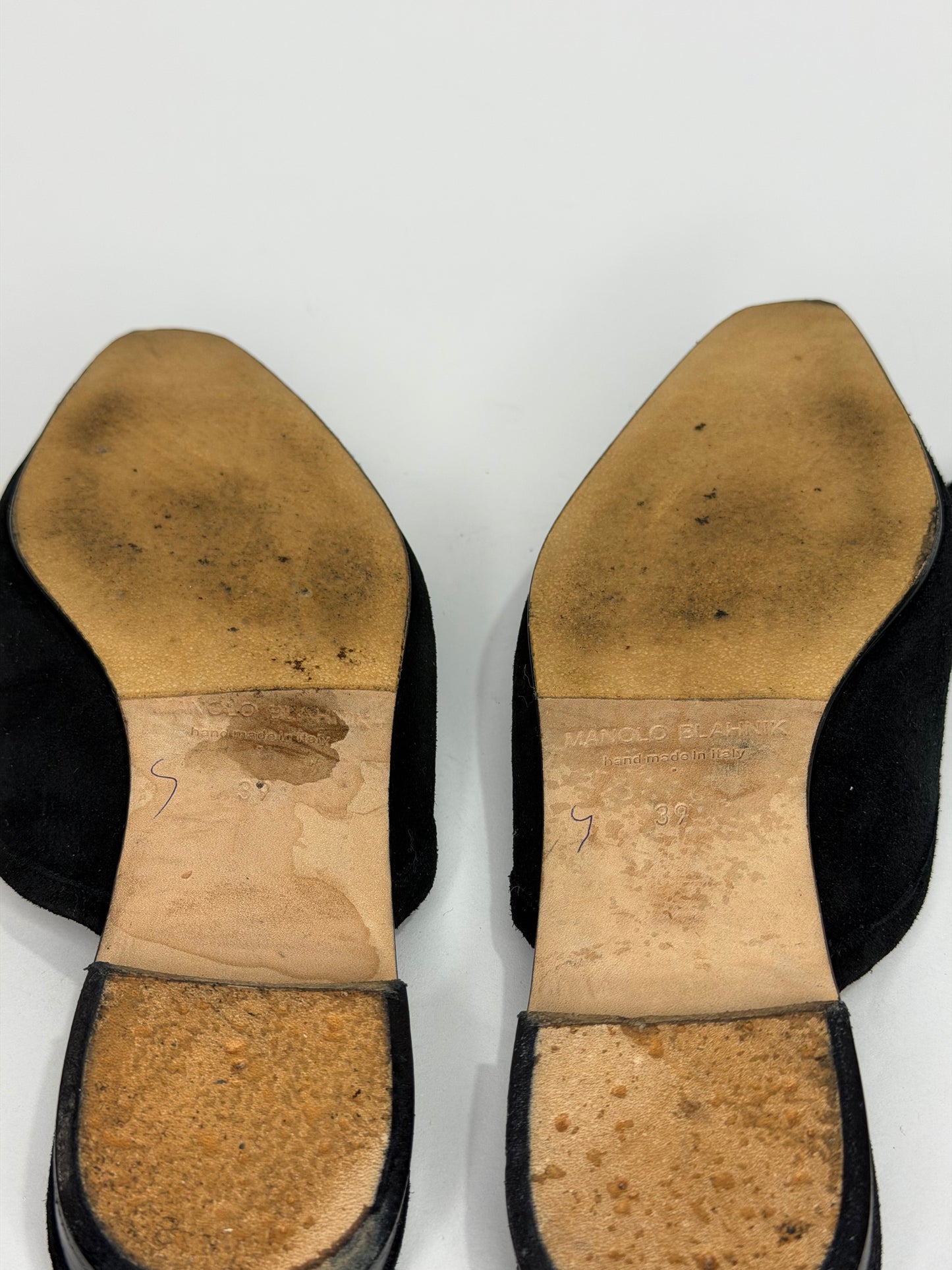 Manolo Blahnik
Suede Bow Accents Mules
Women's Size: 9 | IT 39
