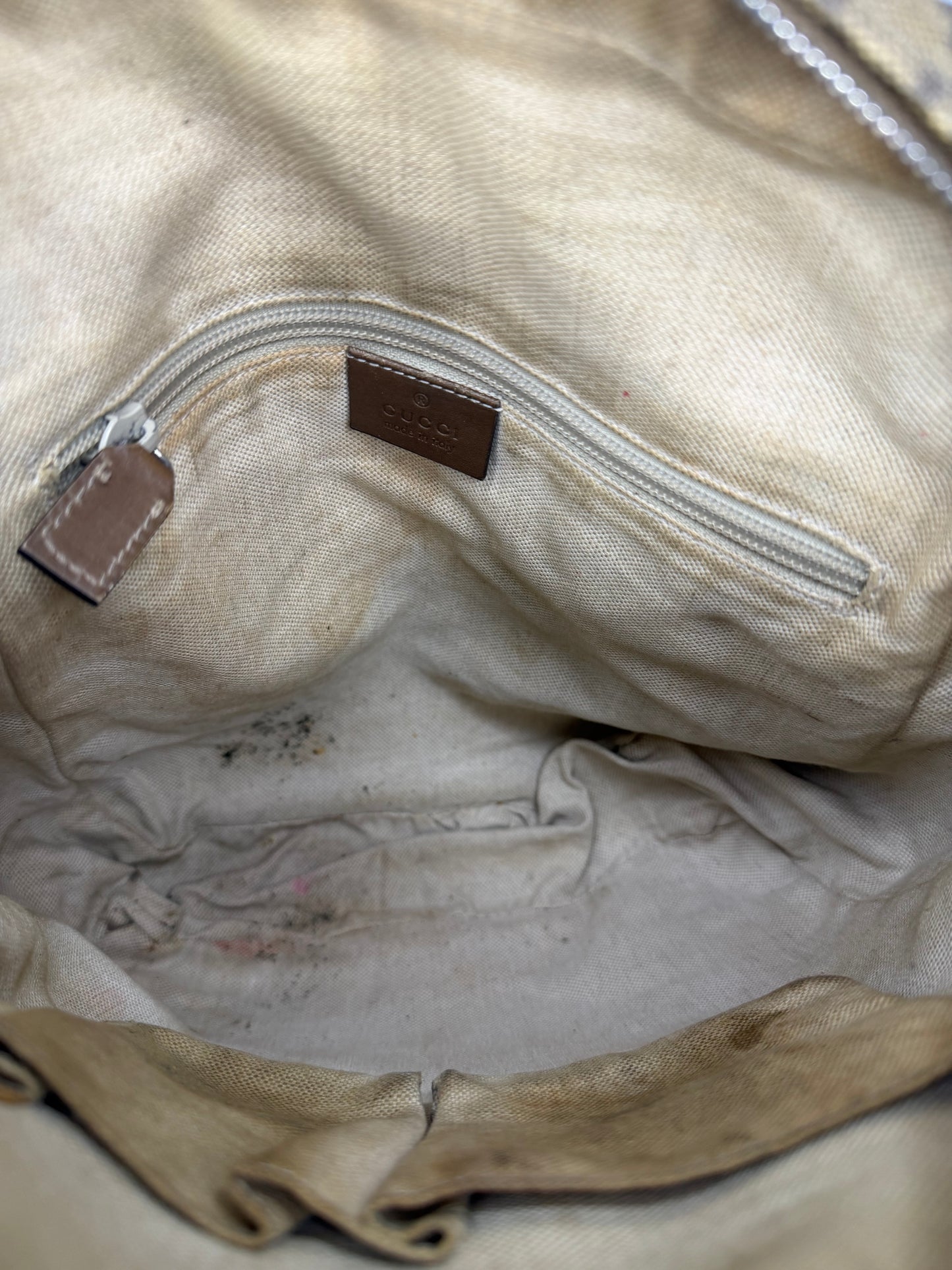 Gucci
Diamante Messenger Bag