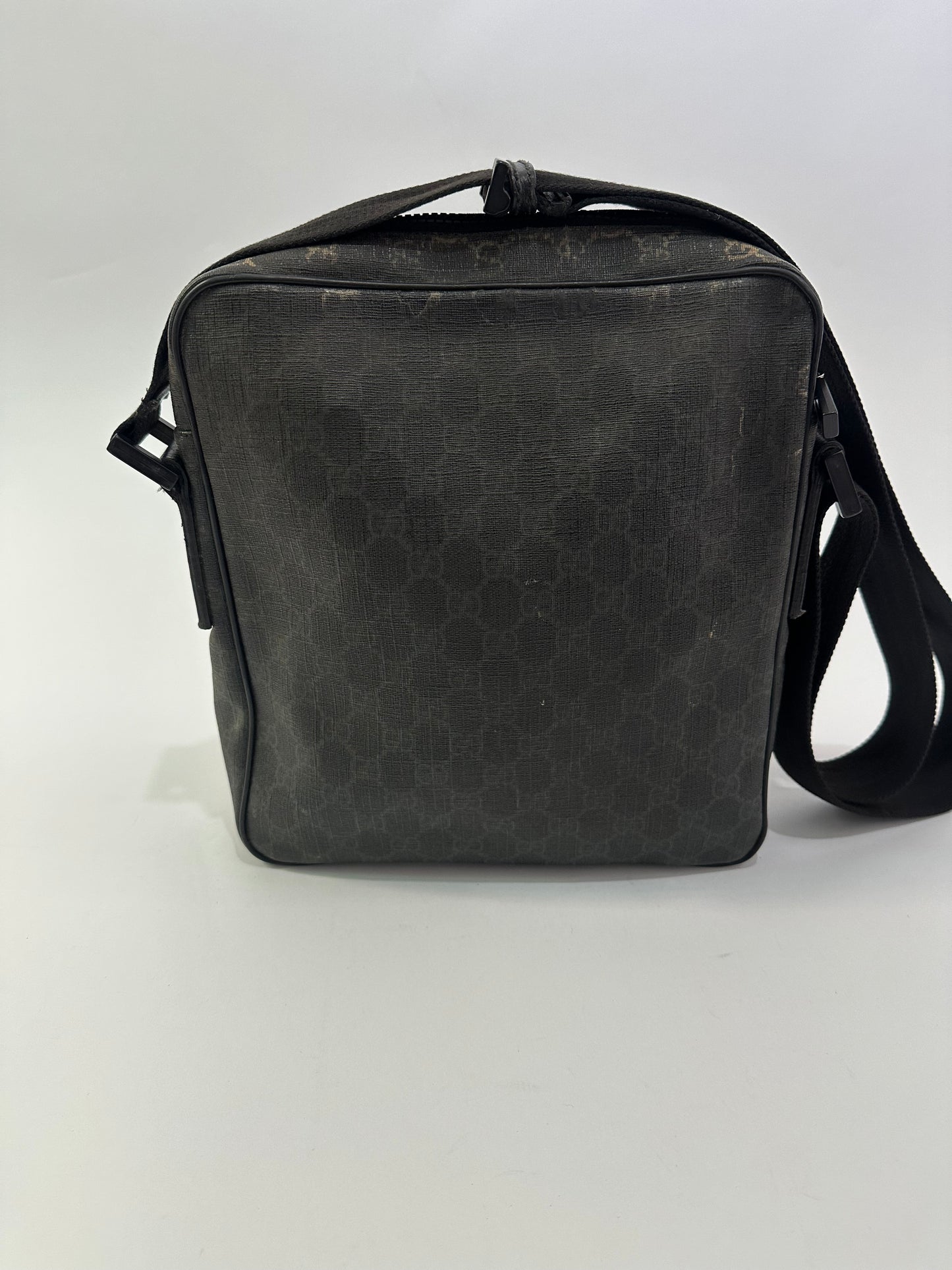 GUCCI 
GG Supreme Monogram Messenger Bag Black Grey