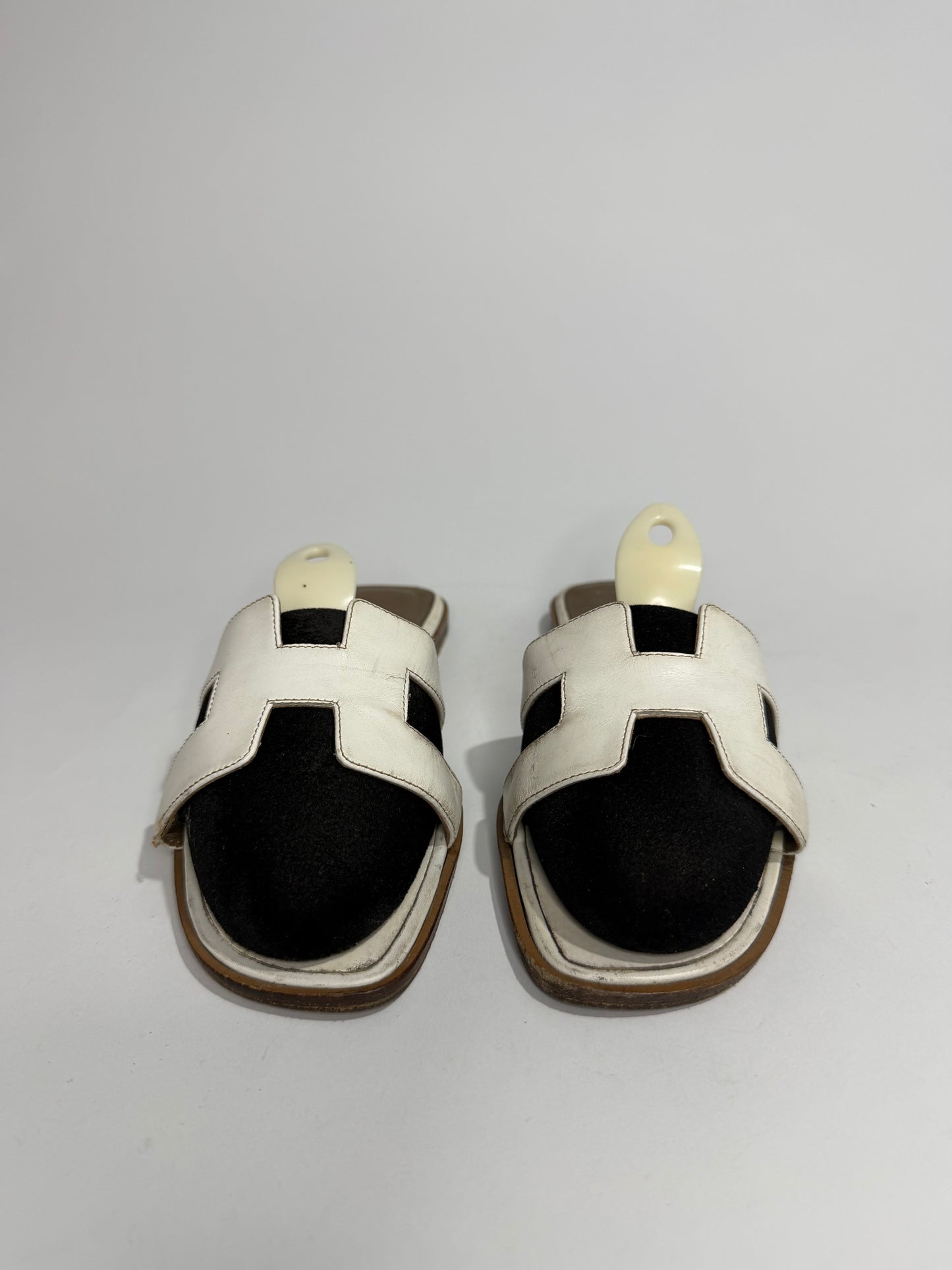 HERMES White Box Calfskin Oran Sandals 38 EU/ 8 US / 5 UK