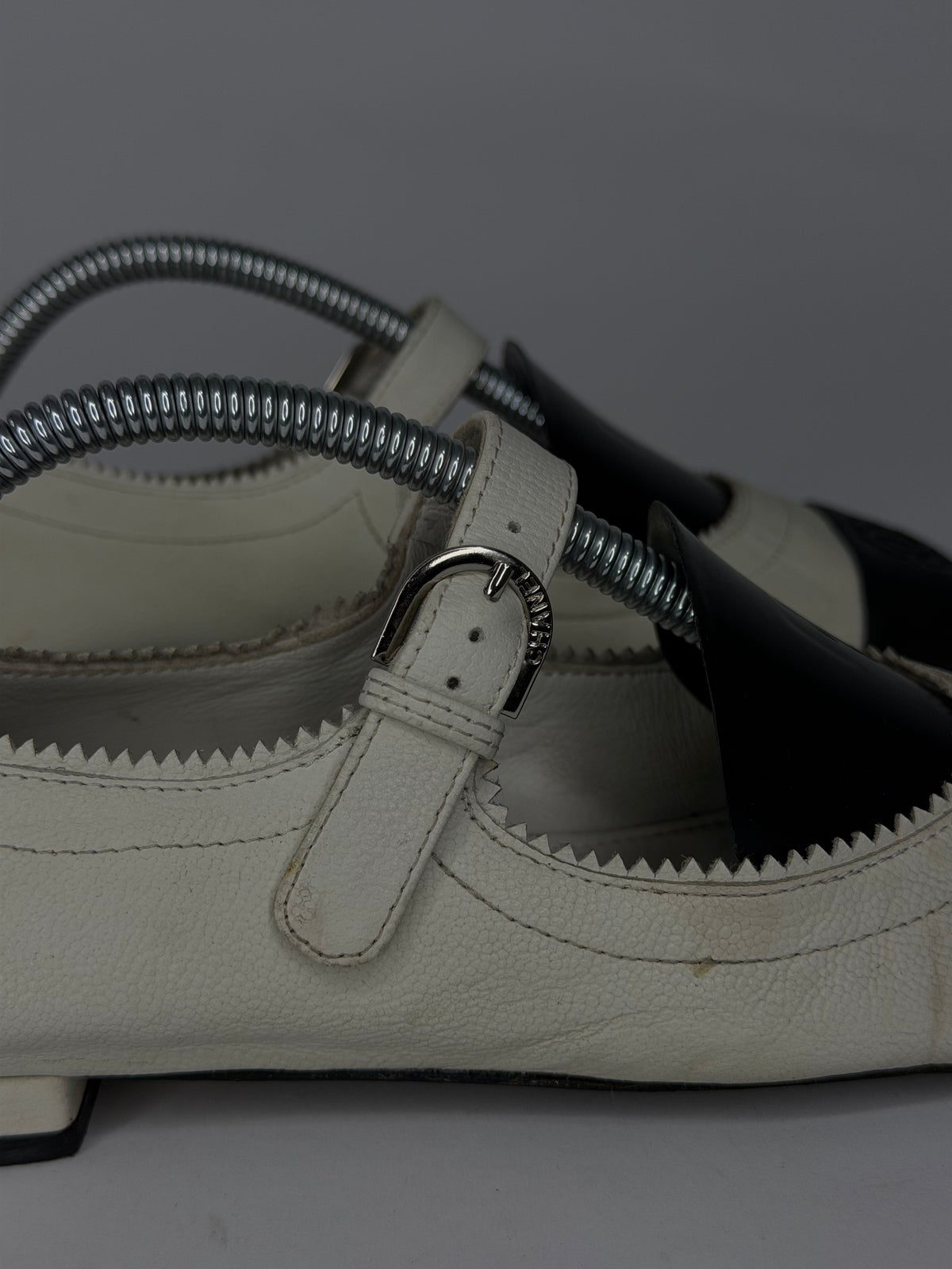 Chanel White/Black Leather CC Mary Jane Flats Size 35 EU/ 5 US