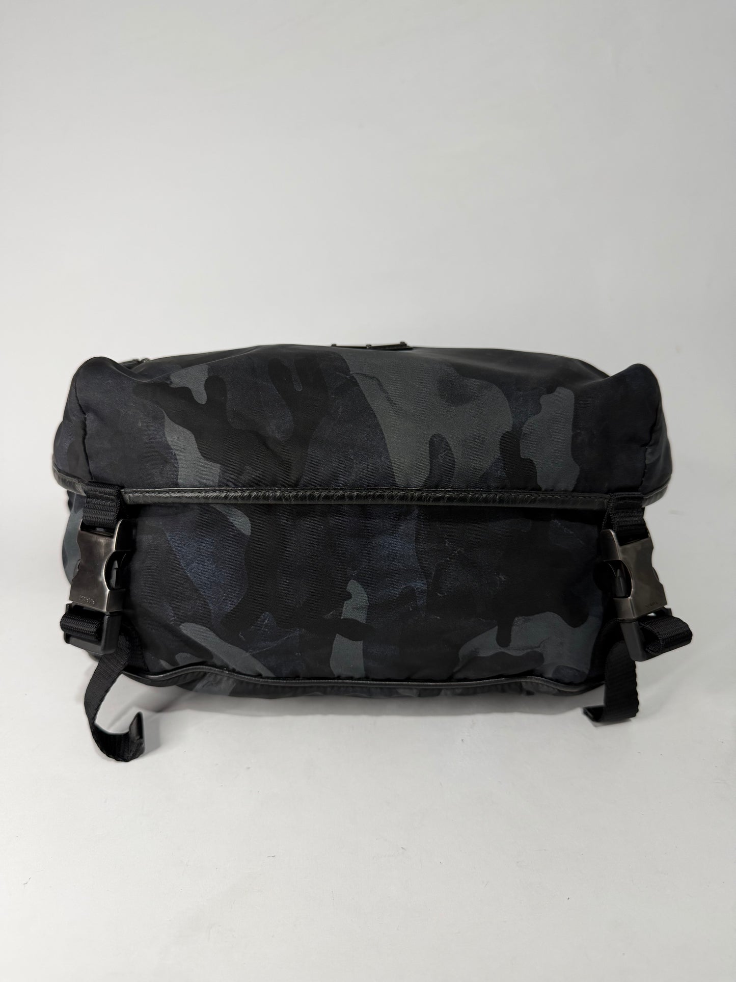 PRADA
Tessuto Nylon Camouflage Belt Bag Fumo