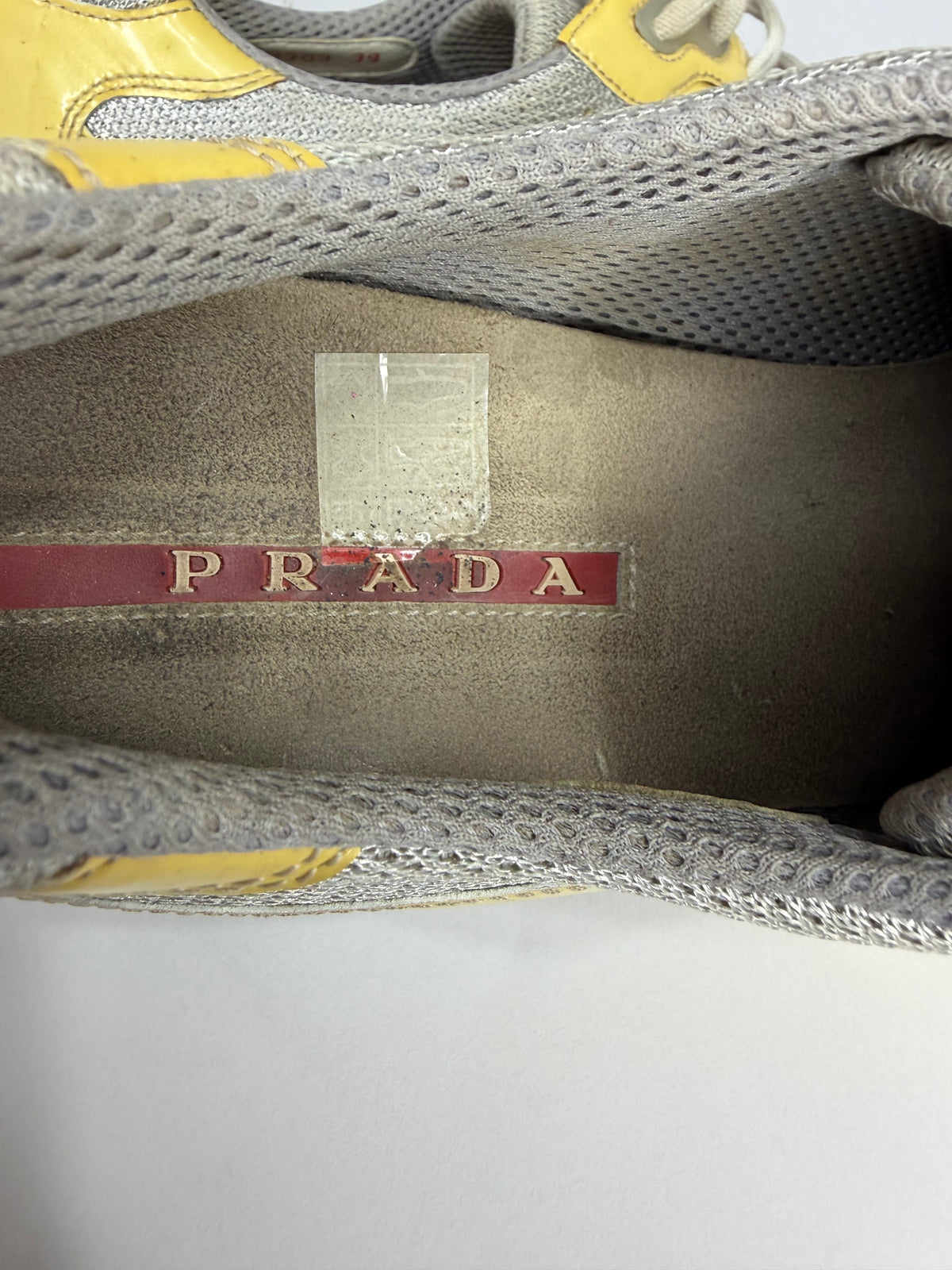 VINTAGE PRADA AMERICA CUP TRAINERS IN CREAM & SILVER Size 7 US