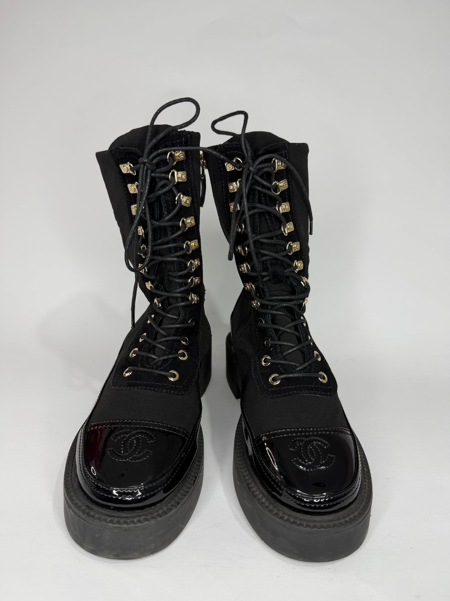 Chanel
Interlocking CC Logo Combat Boots
Women's Size 37 EU/ 7 US / 4 UK