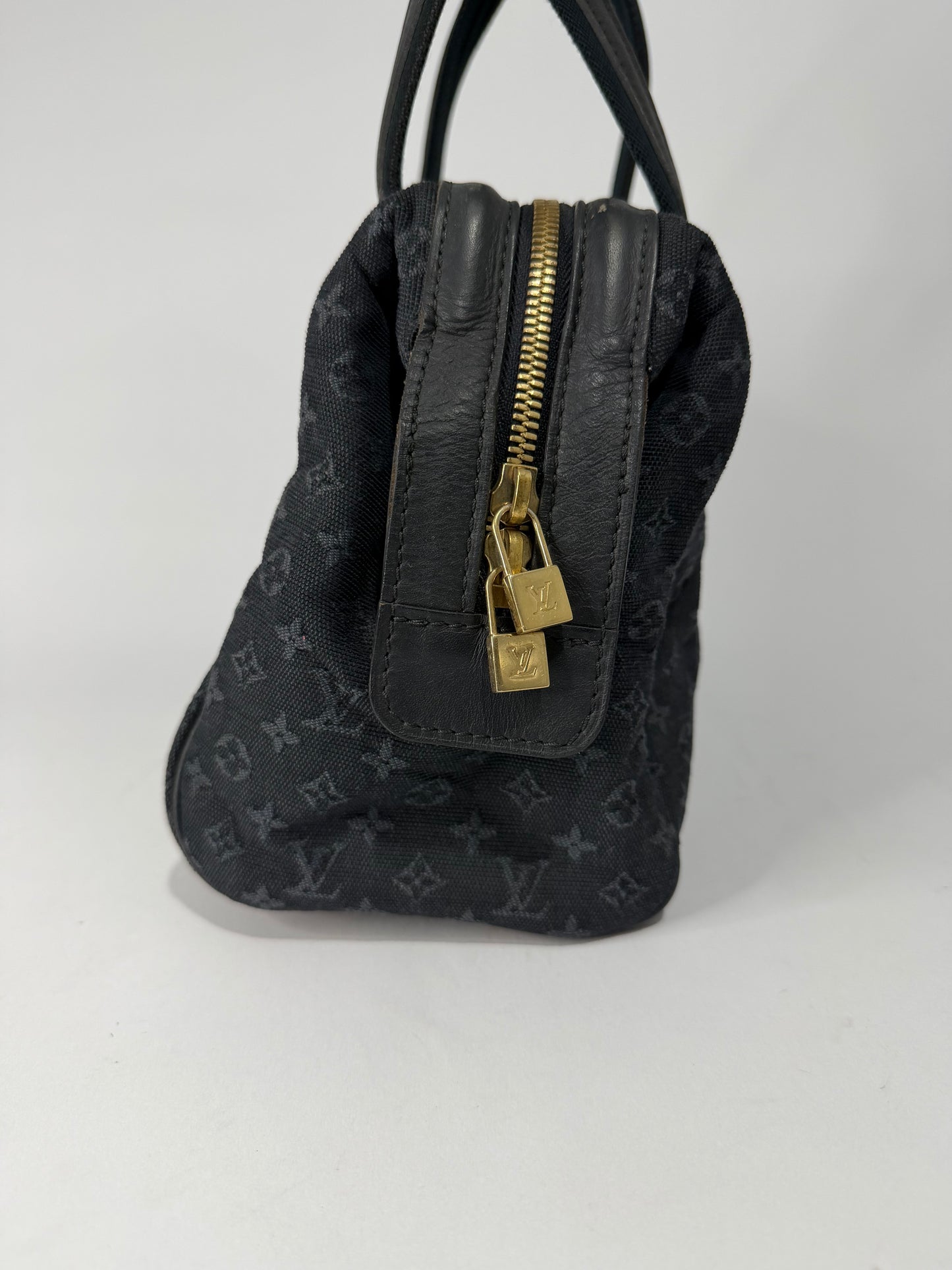LOUIS VUITTON
Navy Blue Mini Lin Canvas Josephine PM Bag