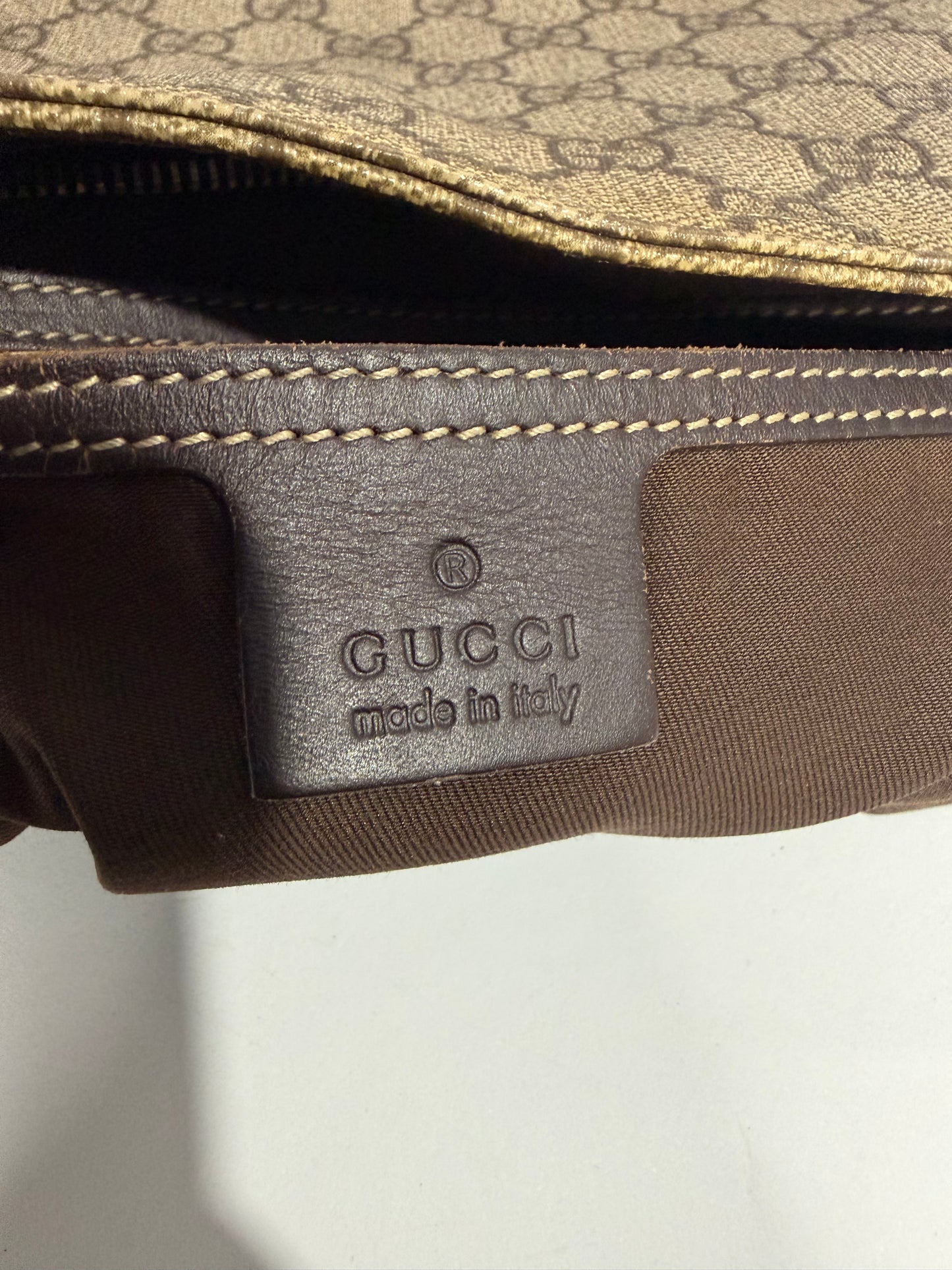 Gucci
GG Supreme Messenger Bag