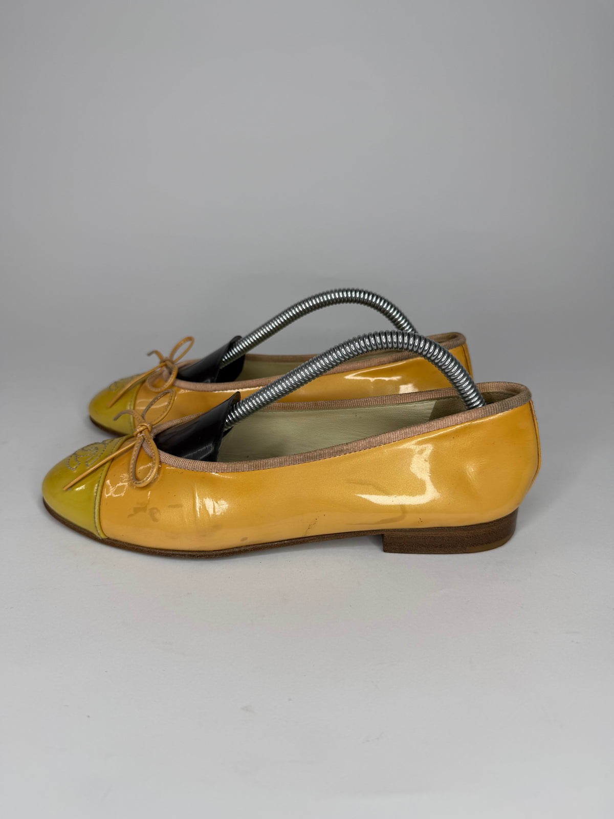 Chanel Yellow Patent Leather CC Bow Ballet Flats Size 35 EU/ 5 US/ 2 UK