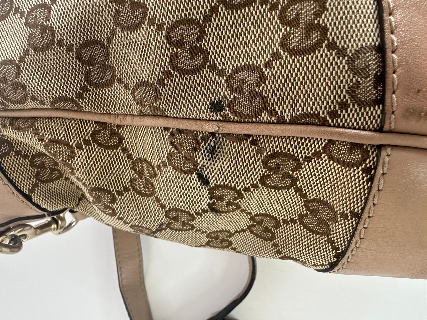 GUCCI
Monogram Mayfair Tote Off White