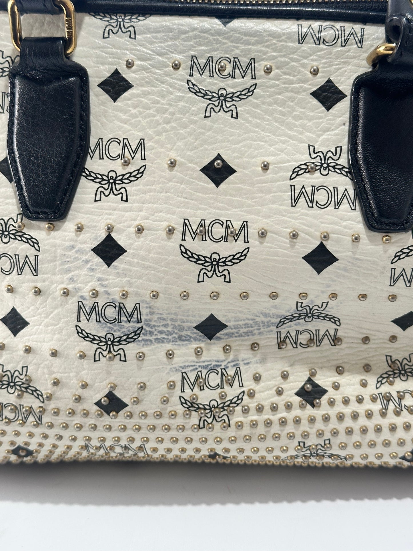 MCM 
Visetos Heritage Boston Satchel White