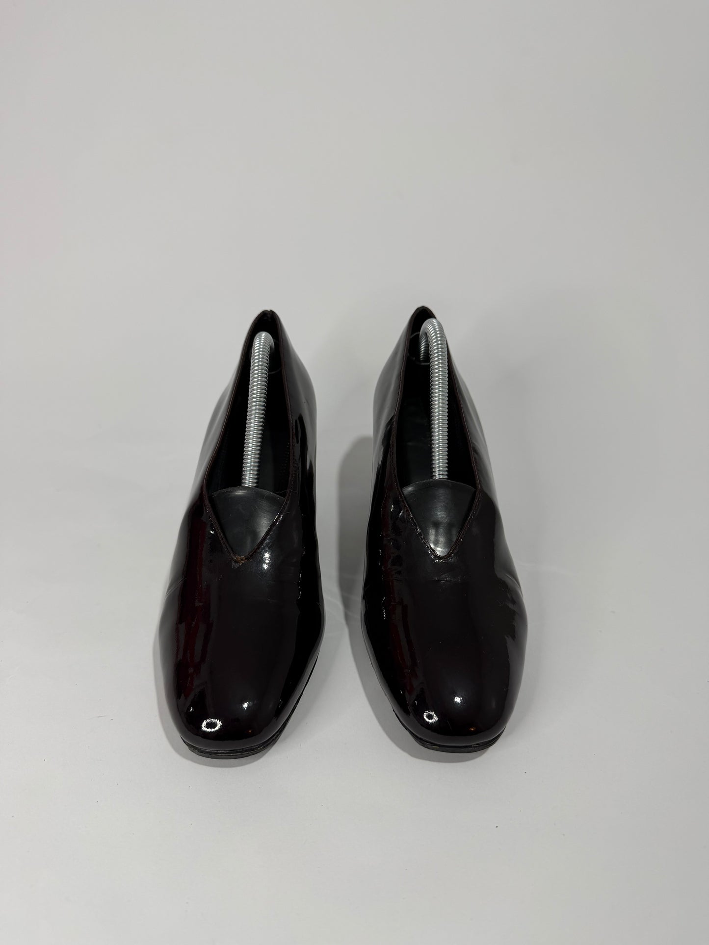 CELINE
Burgundy Leather V Neck Pumps Size
