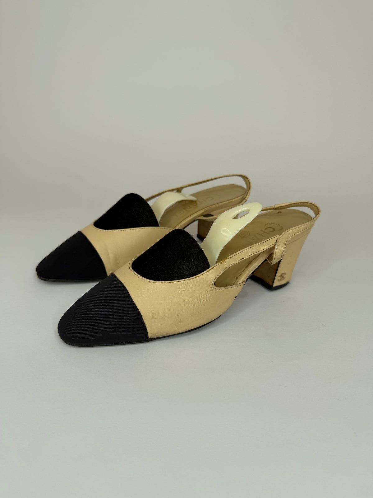Chanel Beige Leather and Black Fabric Cap Toe Slingback Sandals Size 37EU/7 US