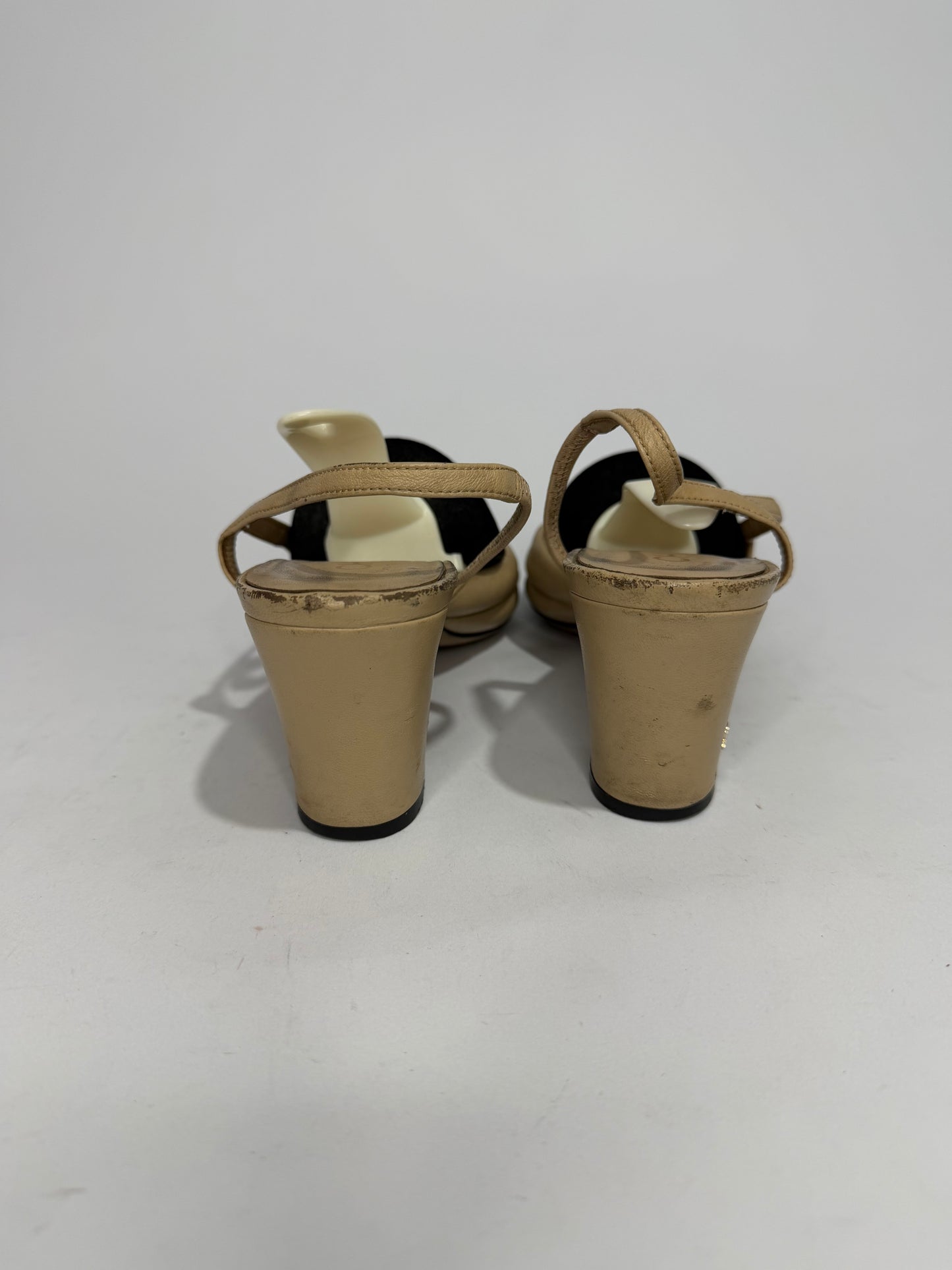 Chanel Beige Leather and Black Fabric Cap Toe Slingback Sandals Size 38EU/8 US