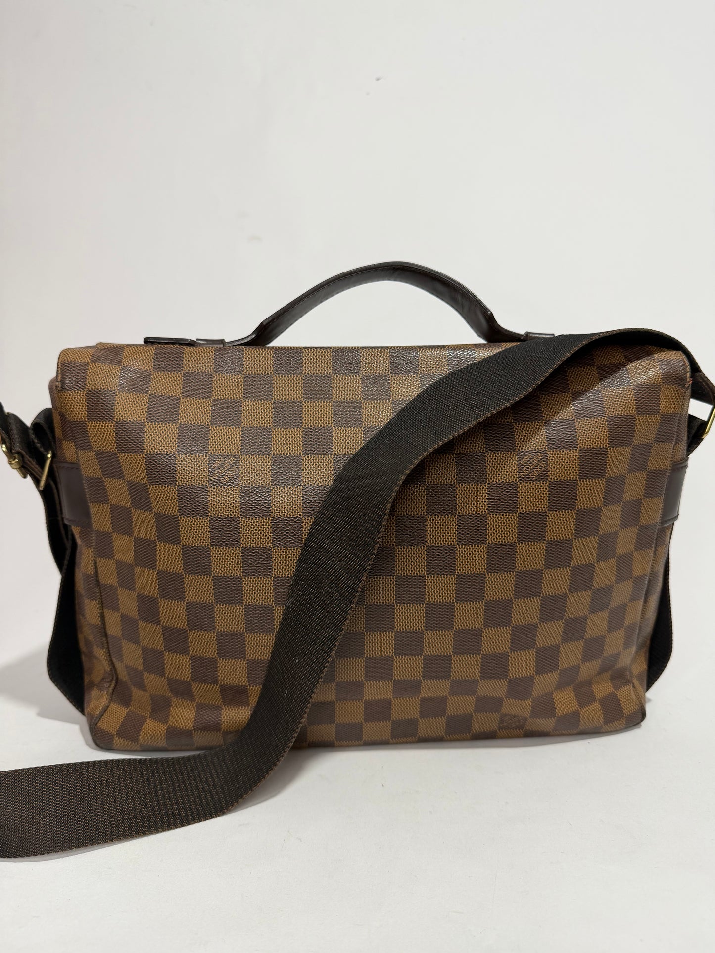 LOUIS VUITTON
Damier Ebene Broadway Messenger Bag