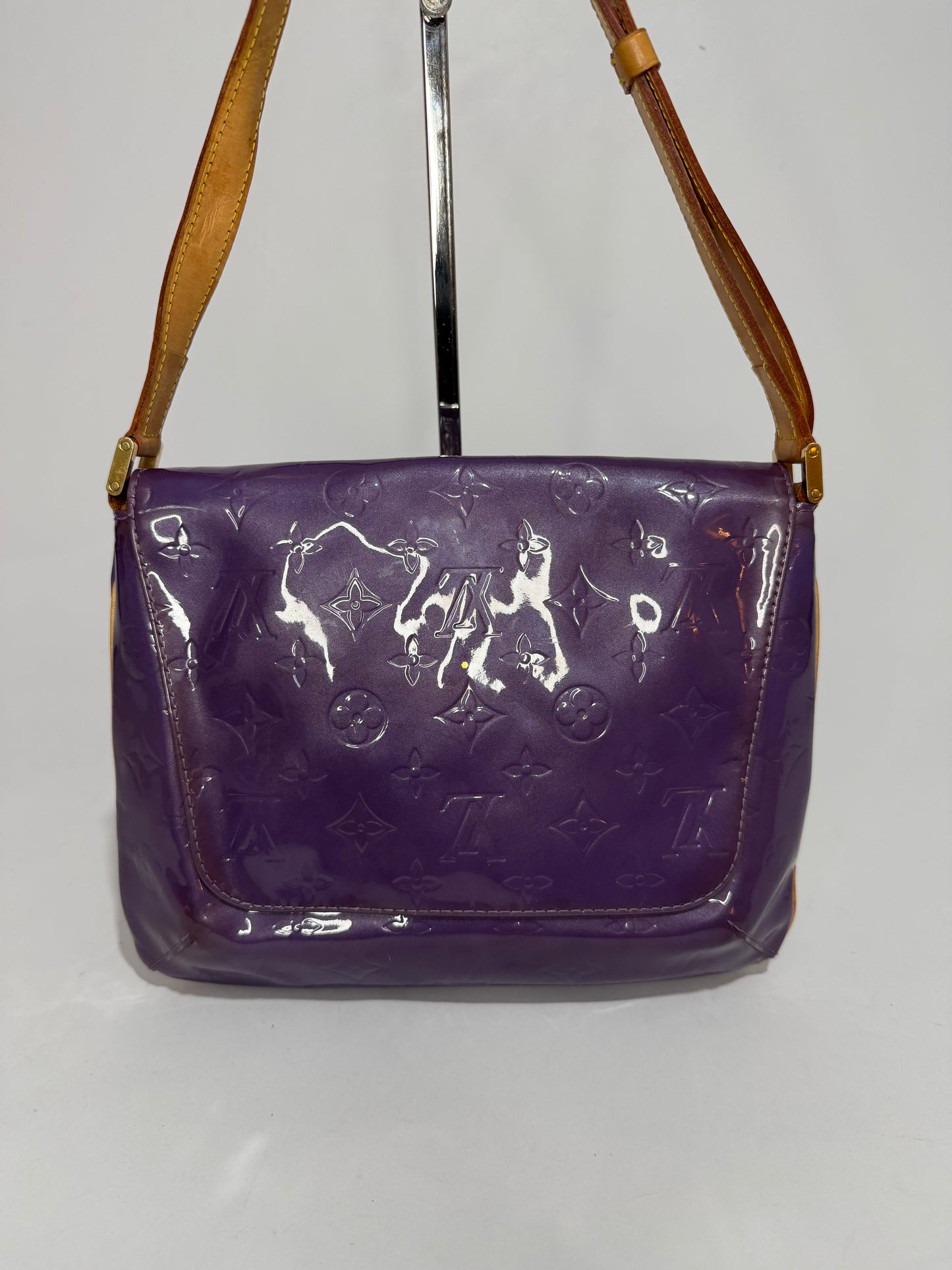 LOUIS VUITTON
Vernis Thompson Street Purple