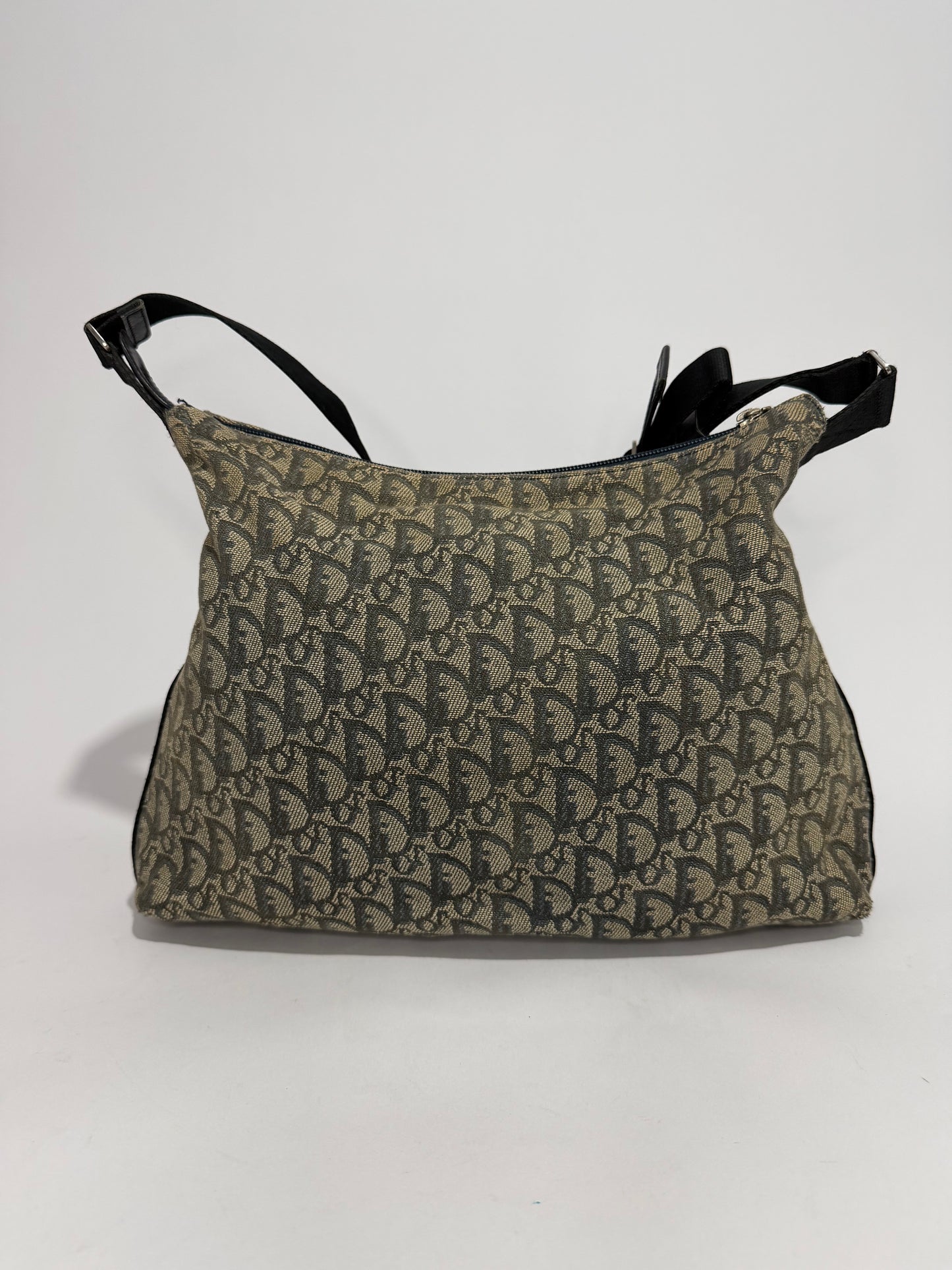 CHRISTIAN DIOR 
Monogram Messenger Olive