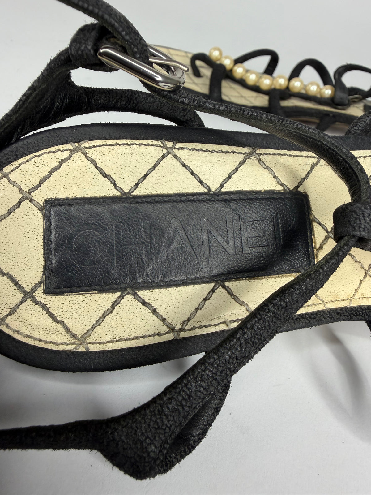 Chanel
Interlocking CC Logo Suede Gladiator Sandals
Women's Size 38.5 EU