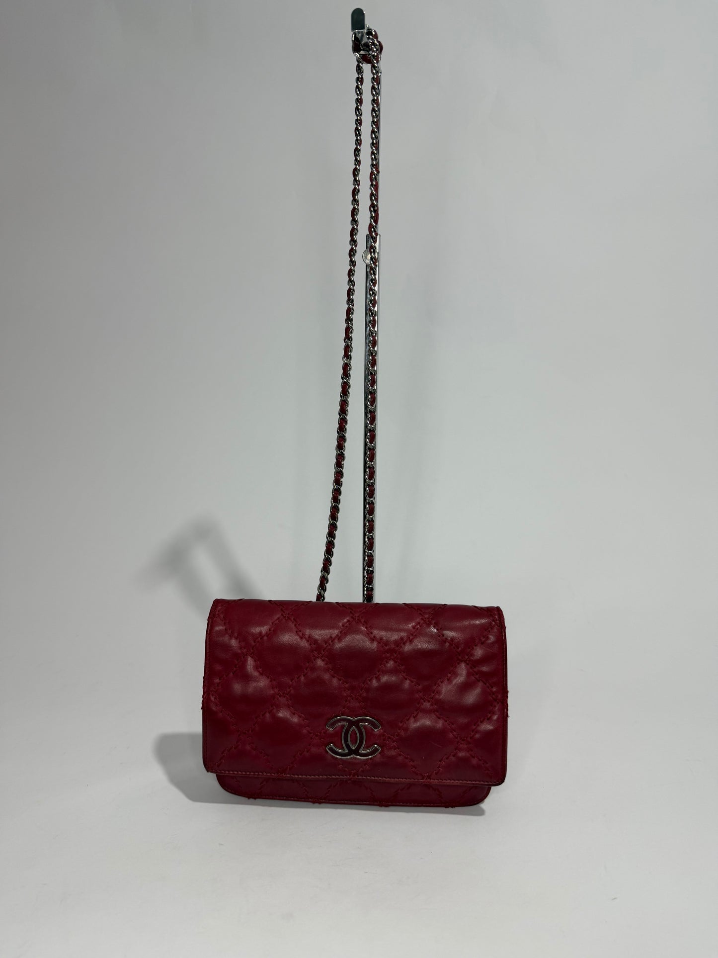 Chanel
Double Stitch Hamptons Wallet On Chain