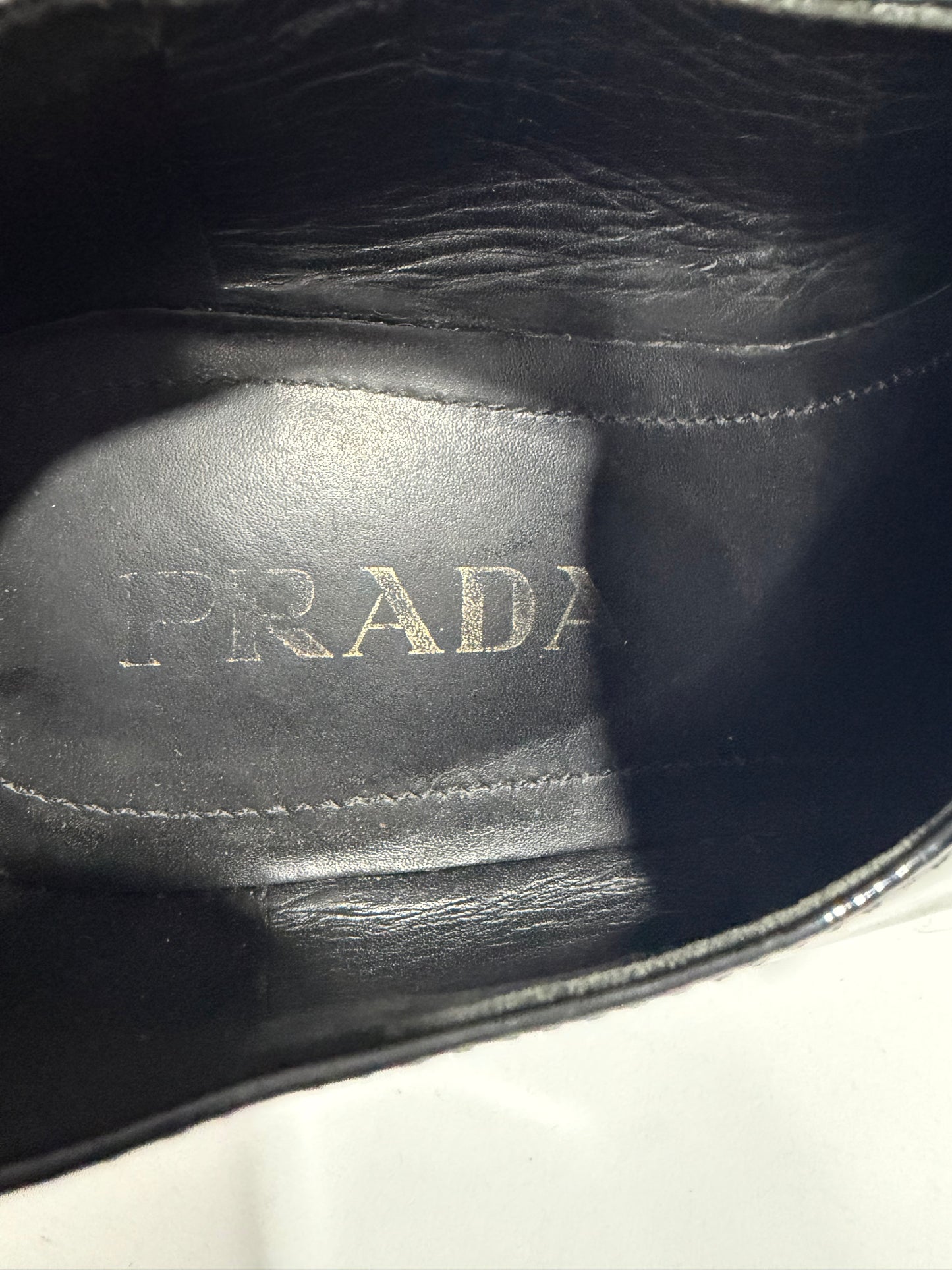 PRADA
Vernice Metal Triangle Logo 50mm Loafers Size 37 EU/7 US/ 4 UK