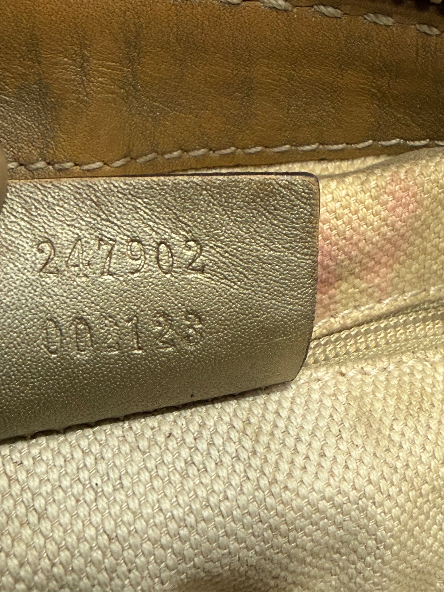 GUCCI
Metallic Soft Guccissima Medium Sukey Top Handle Bag Champagne