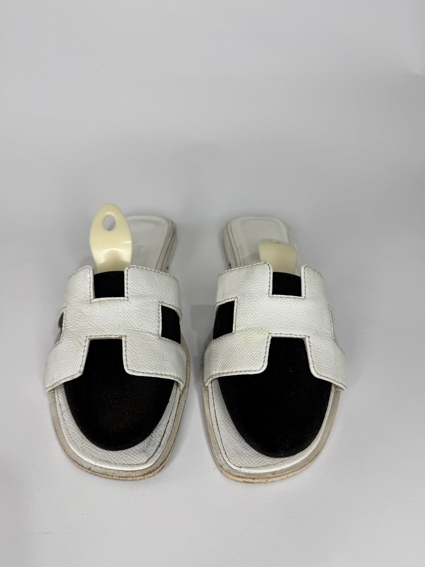 HERMES White Box Calfskin Oran Epson Sandals 39 EU/ 9 US / 6 UK