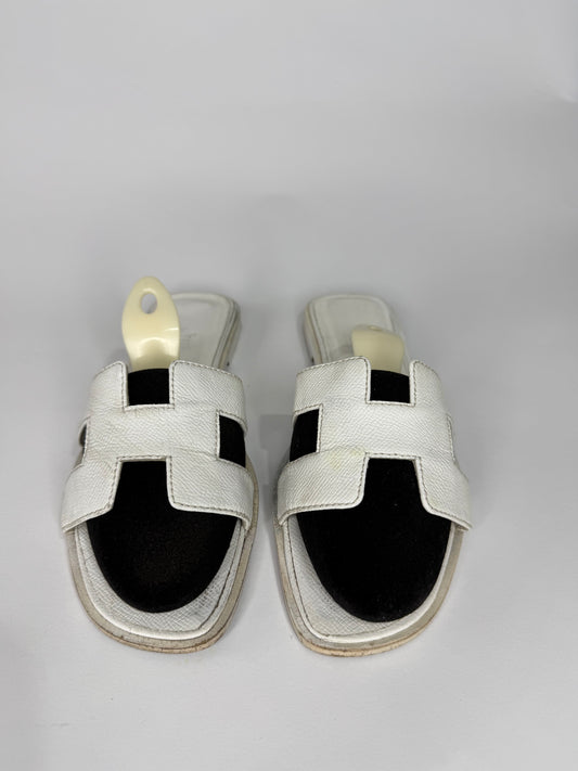 HERMES White Box Calfskin Oran Epson Sandals 39 EU/ 9 US / 6 UK