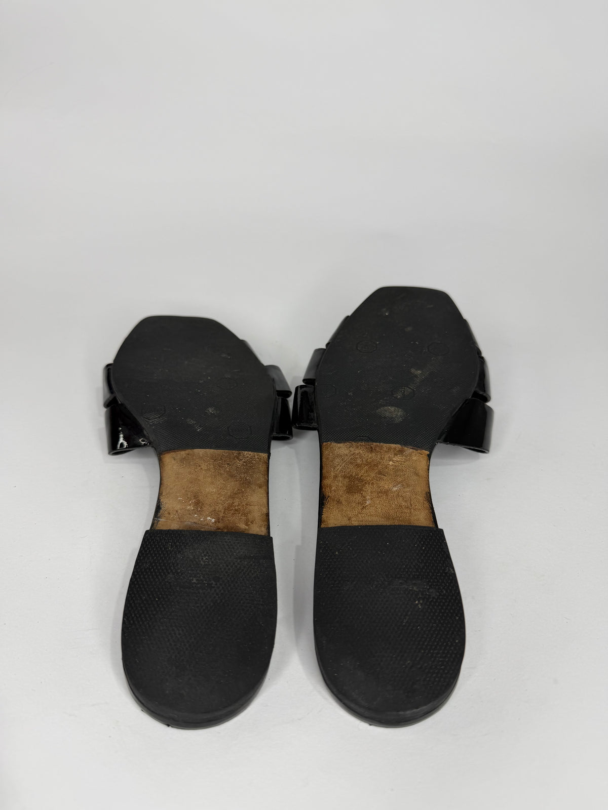 Saint Laurent Paris Black Patent Leather Tribute Flat Sandals Size 39.5 EU/ 9.5 US/ 6.5 UK