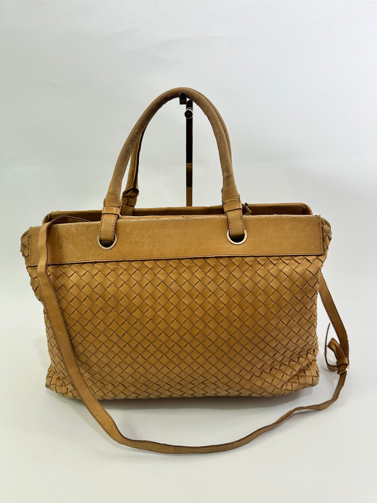 Bottega Veneta Vintage
Intrecciato Top Handle Bag