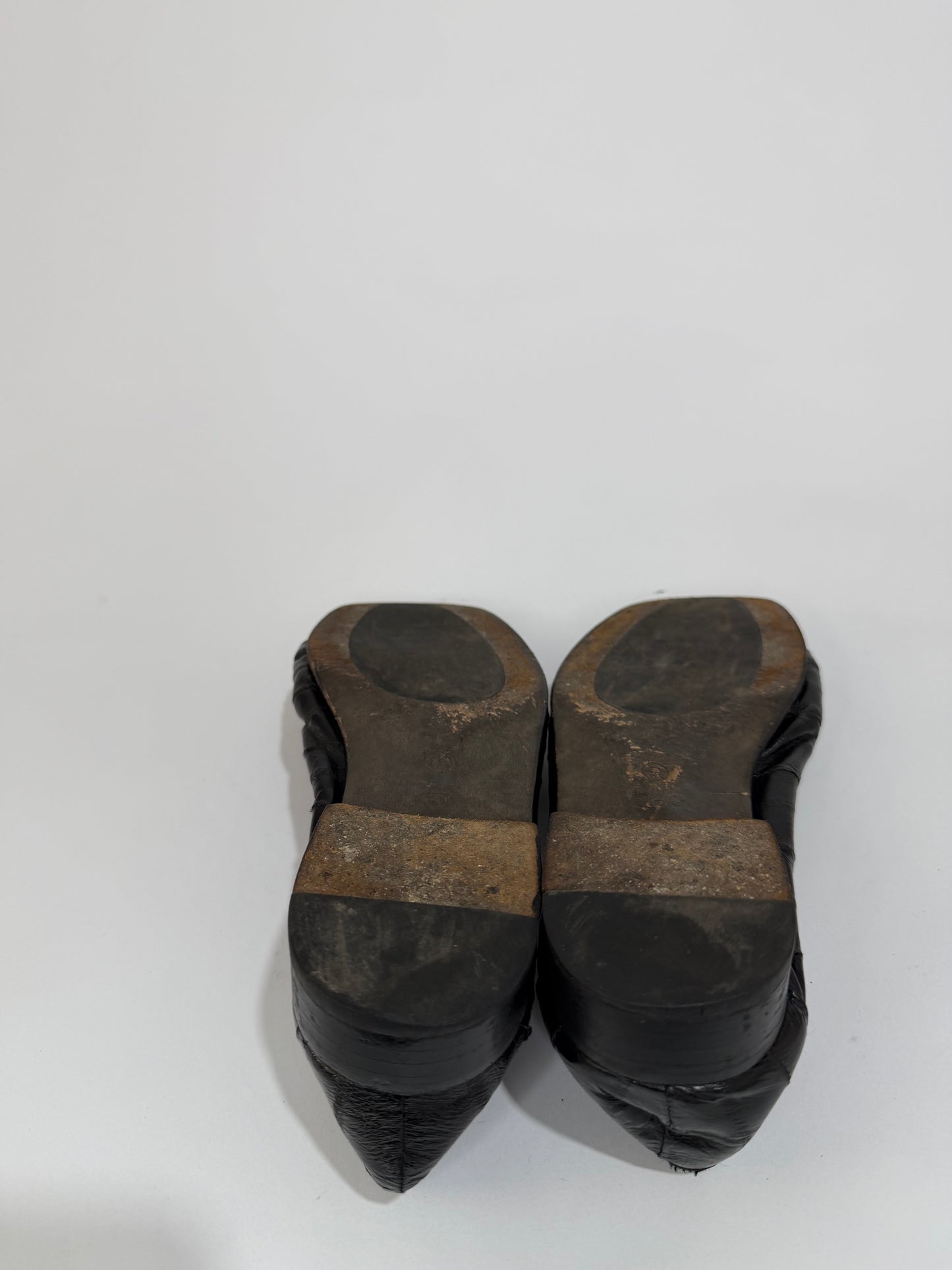 The Row
Soft Eel Skin Leather Dress Loafers Size 37 EU/ 7 US/ 4 UK