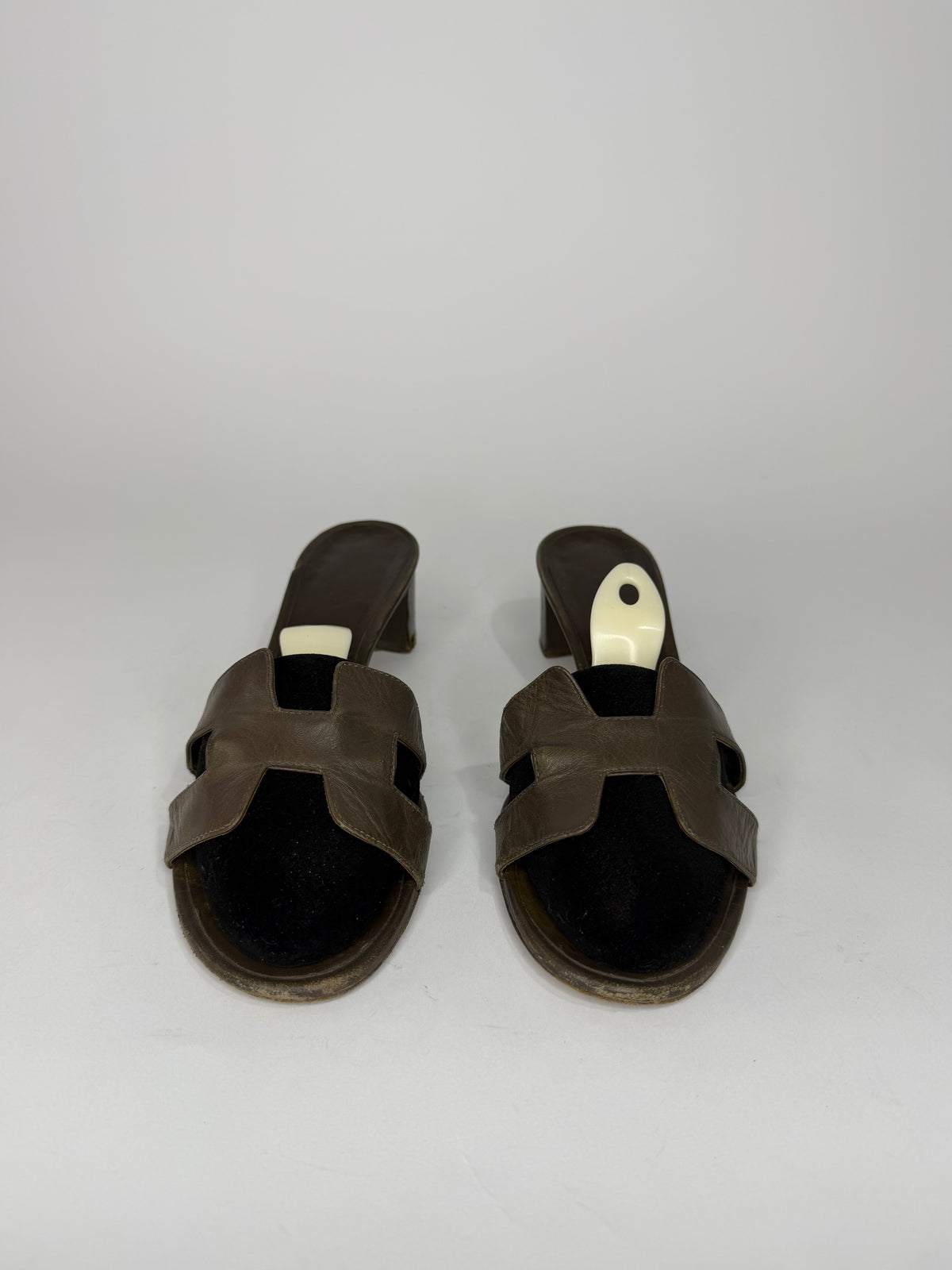 Hermes Gray Leather Oasis Slide Sandals Size 40.5 EU/ 10.5 US/ 7.5 UK