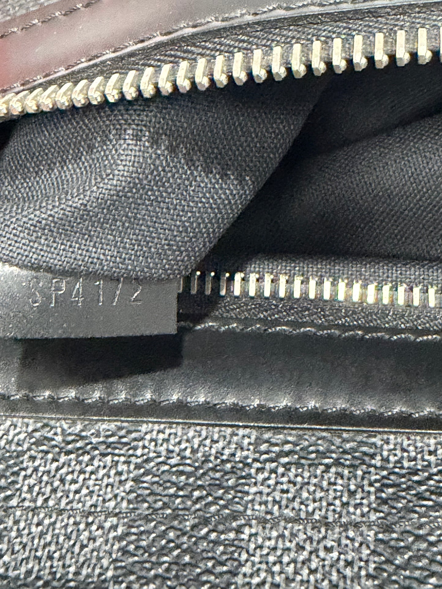 Louis Vuitton Damier Graphite Canvas Daniel MM Messenger Bag