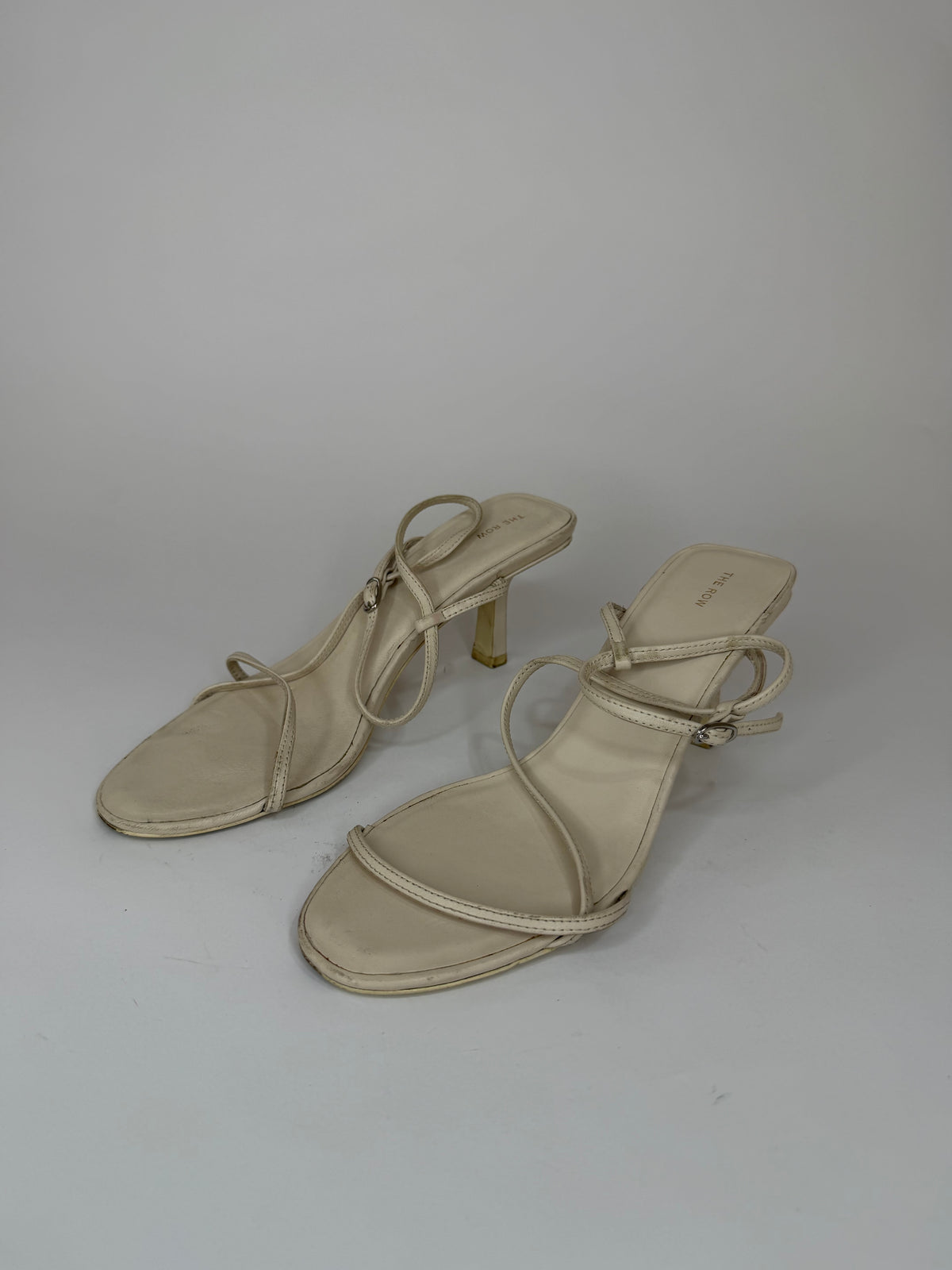 The Row
White Leather Sandals
Women's Size 37 EU/ 7 US/ 4 UK