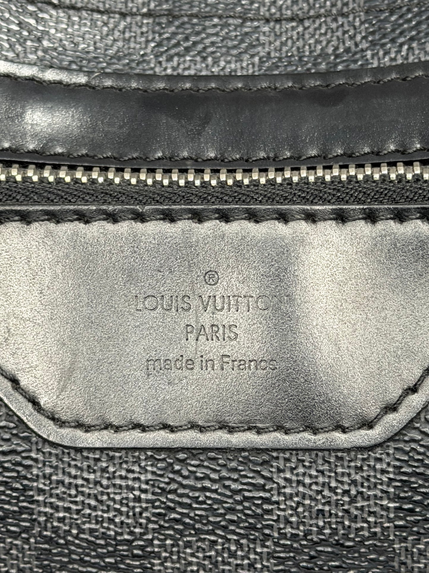 Louis Vuitton Damier Graphite Canvas Daniel MM Messenger Bag