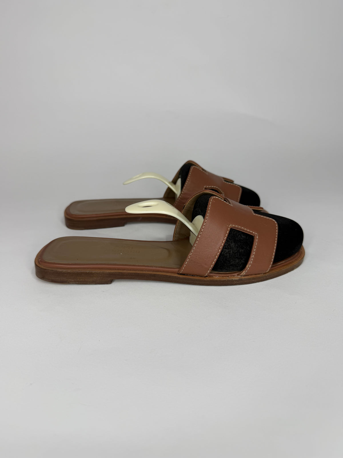 HERMES Brown Box Calfskin Oran Sandals 37 EU/ 7 US / 4 UK