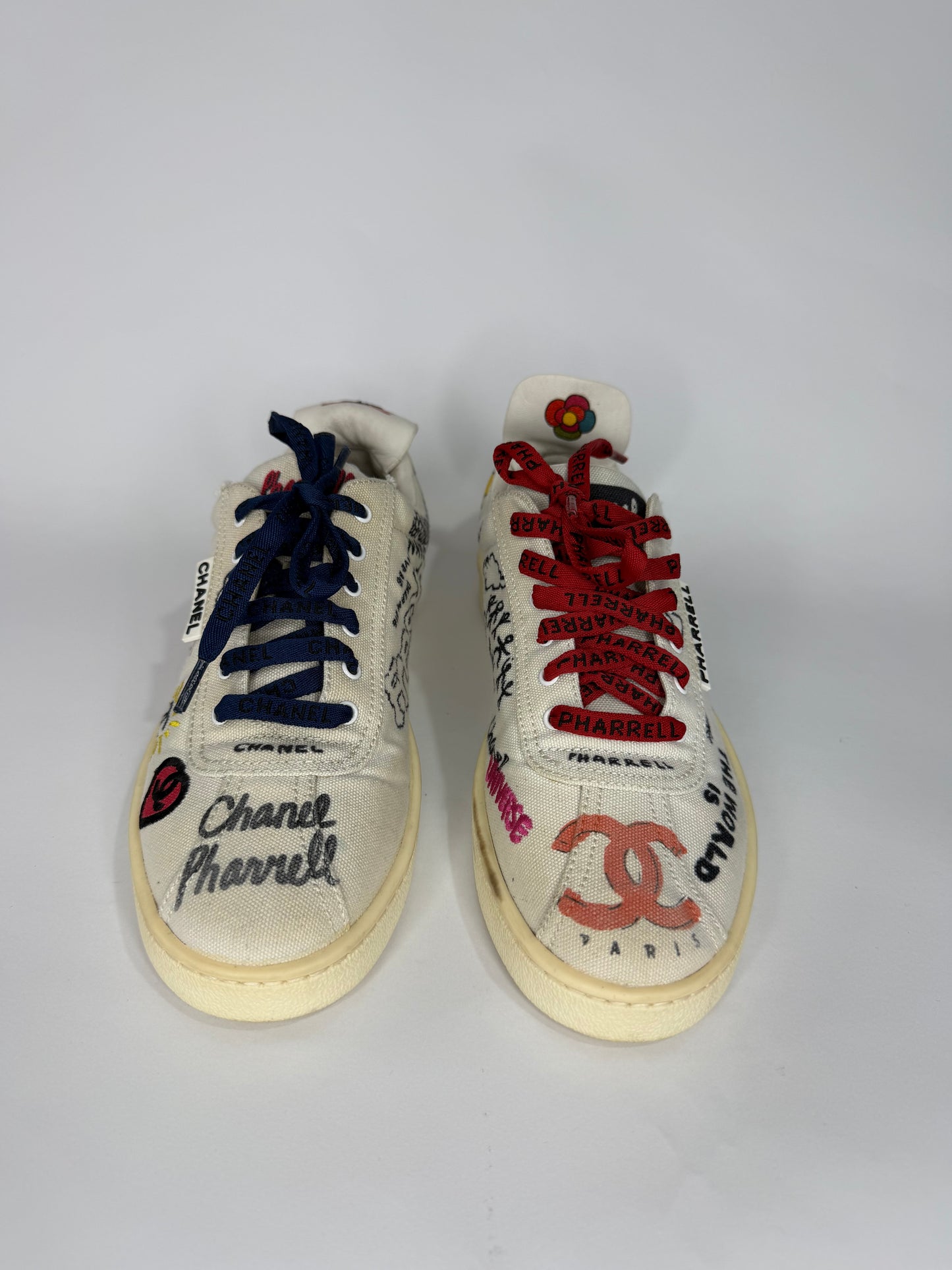 Chanel x Pharrell White Canvas Graffiti Low-Top Sneakers Size 39 EU/ 9 US / 6 UK
