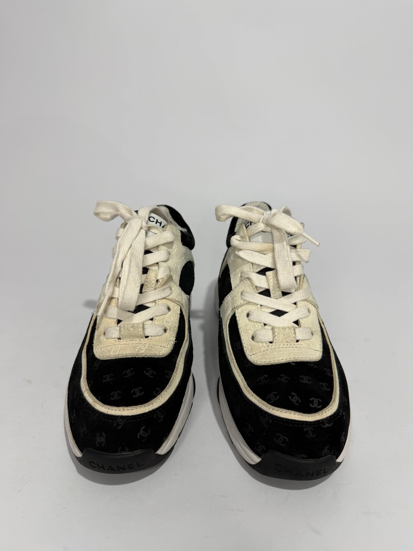 Chanel Black/White Suede CC Interlocking Logo Low Top Sneakers Size 37