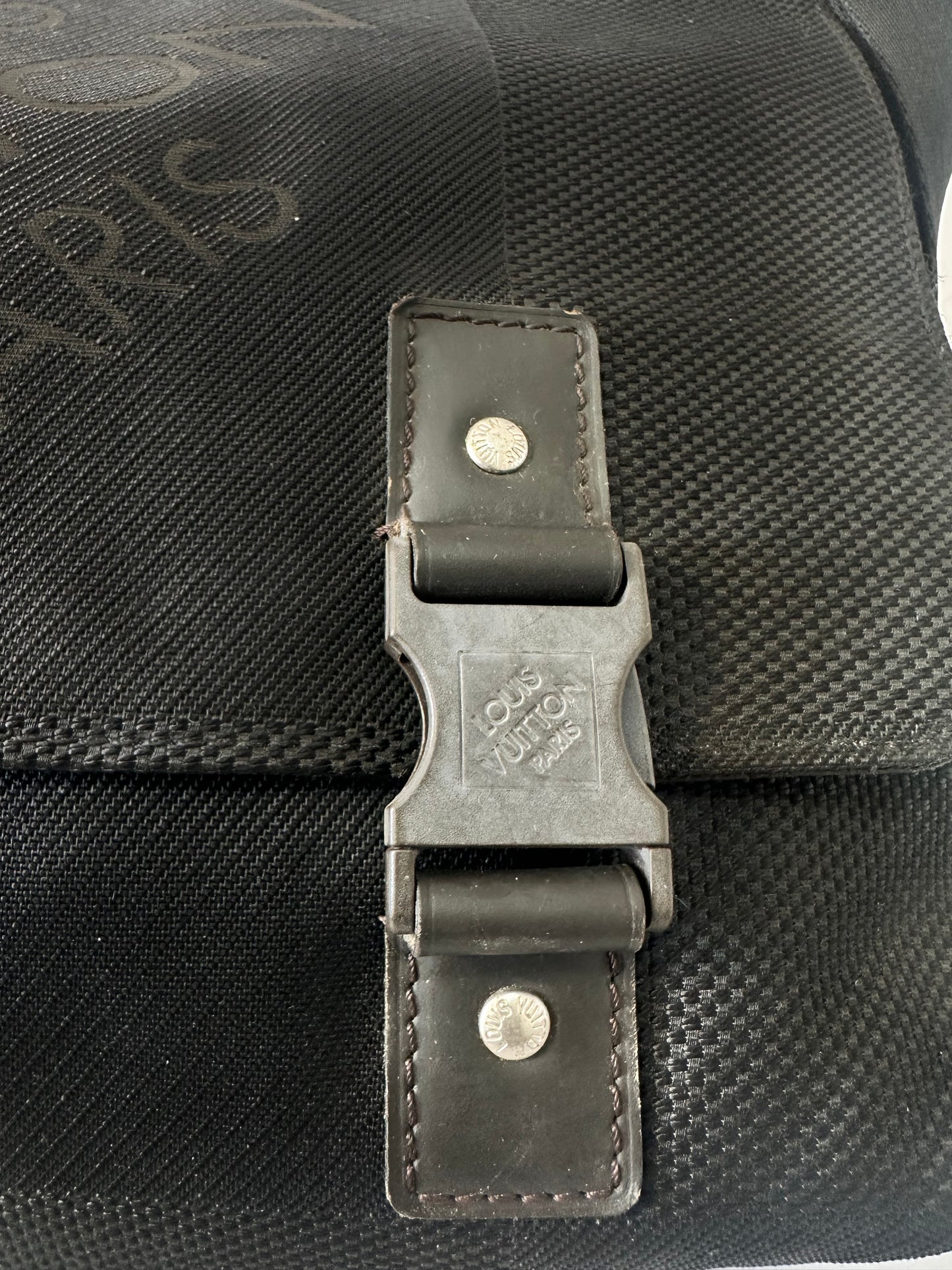 LOUIS VUITTON
Black Damier Geant Canvas Loup Messenger Bag