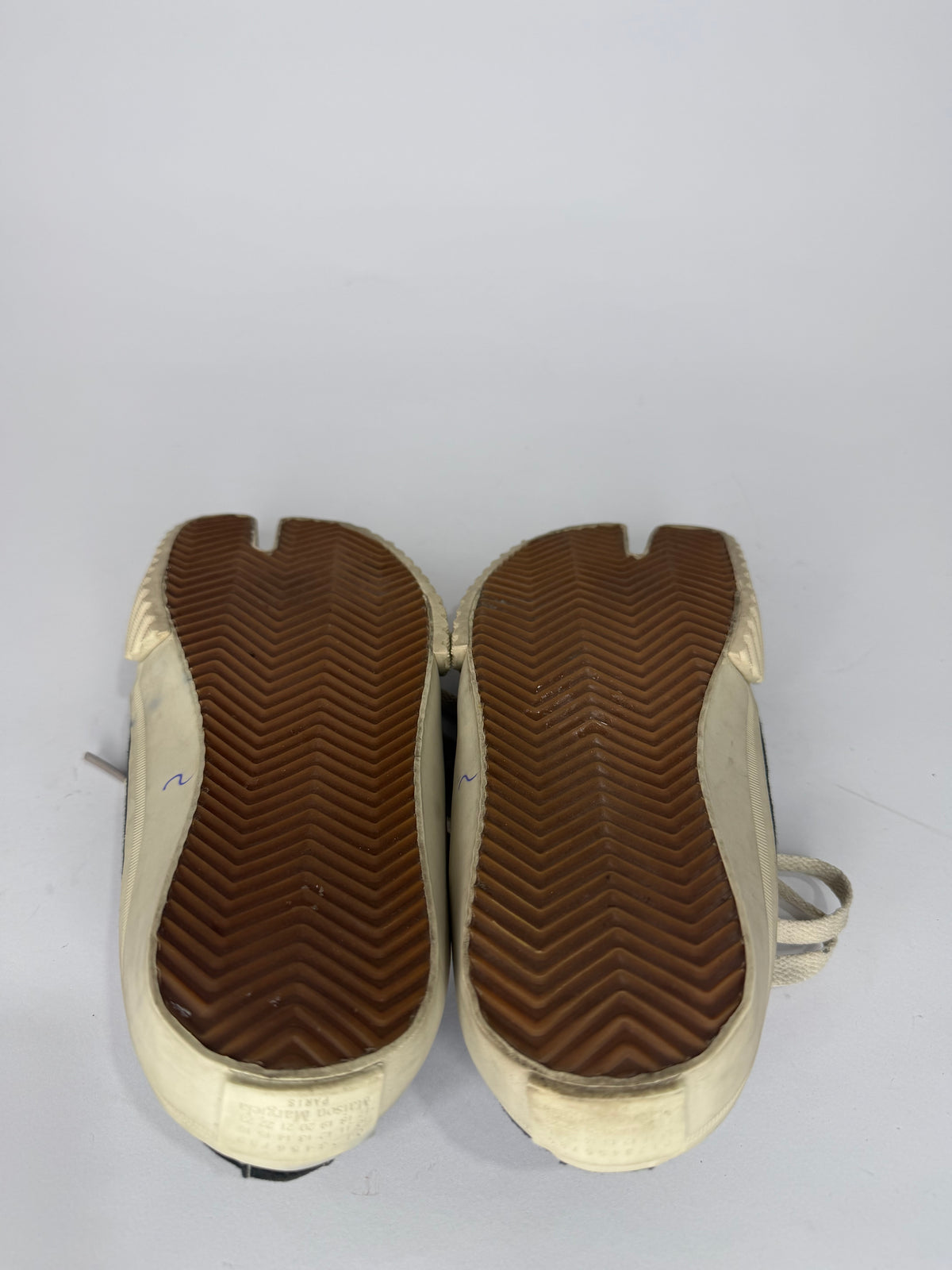 Maison MargielaTabi Low Sneaker Size 38 EU/ 8 US/ 5 UK