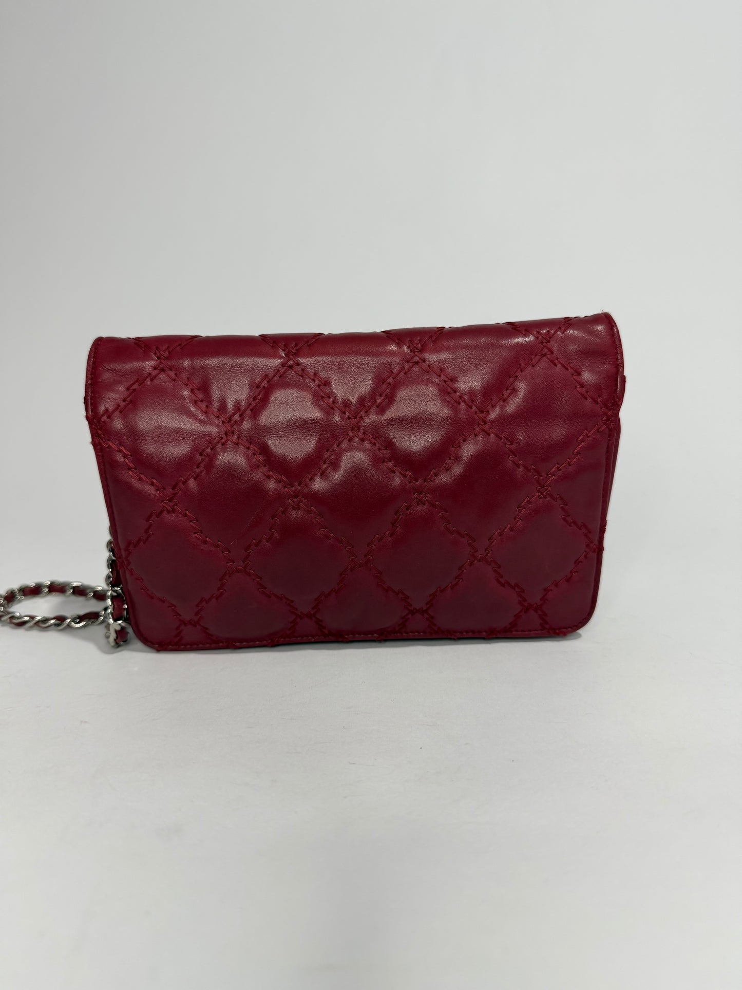 Chanel
Double Stitch Hamptons Wallet On Chain