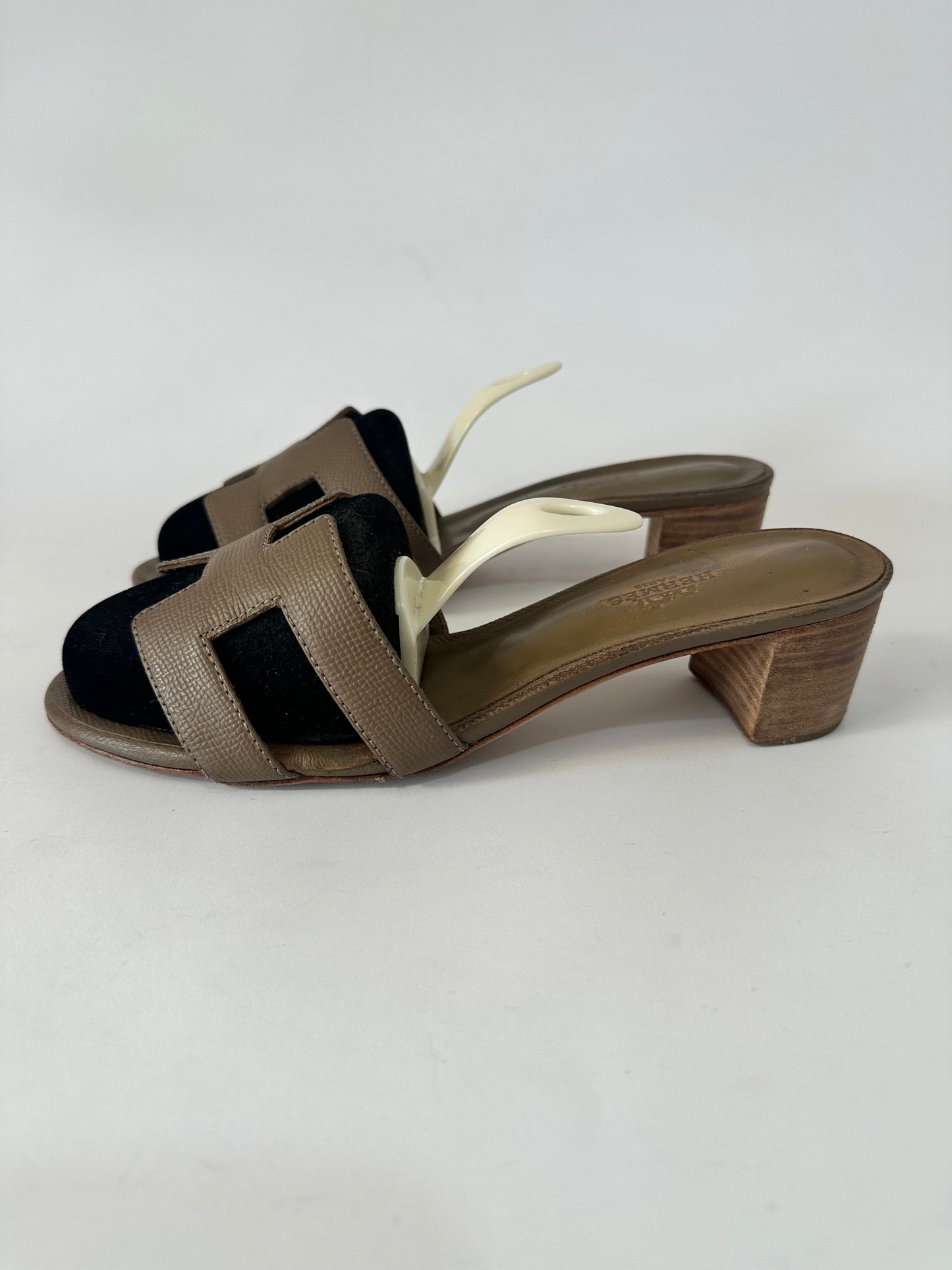 HERMES Etoupe Leather oasis Sandals Size 38 EU/ 8 US/ 5 UK
