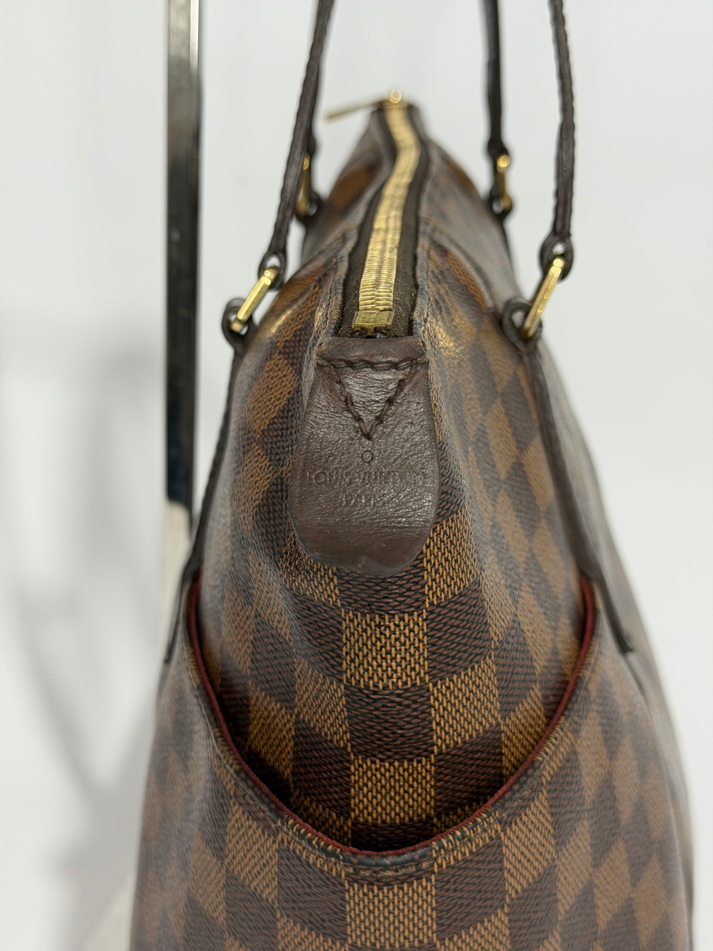 LOUIS VUITTON
Damier Canvas Totally MM NM Bag