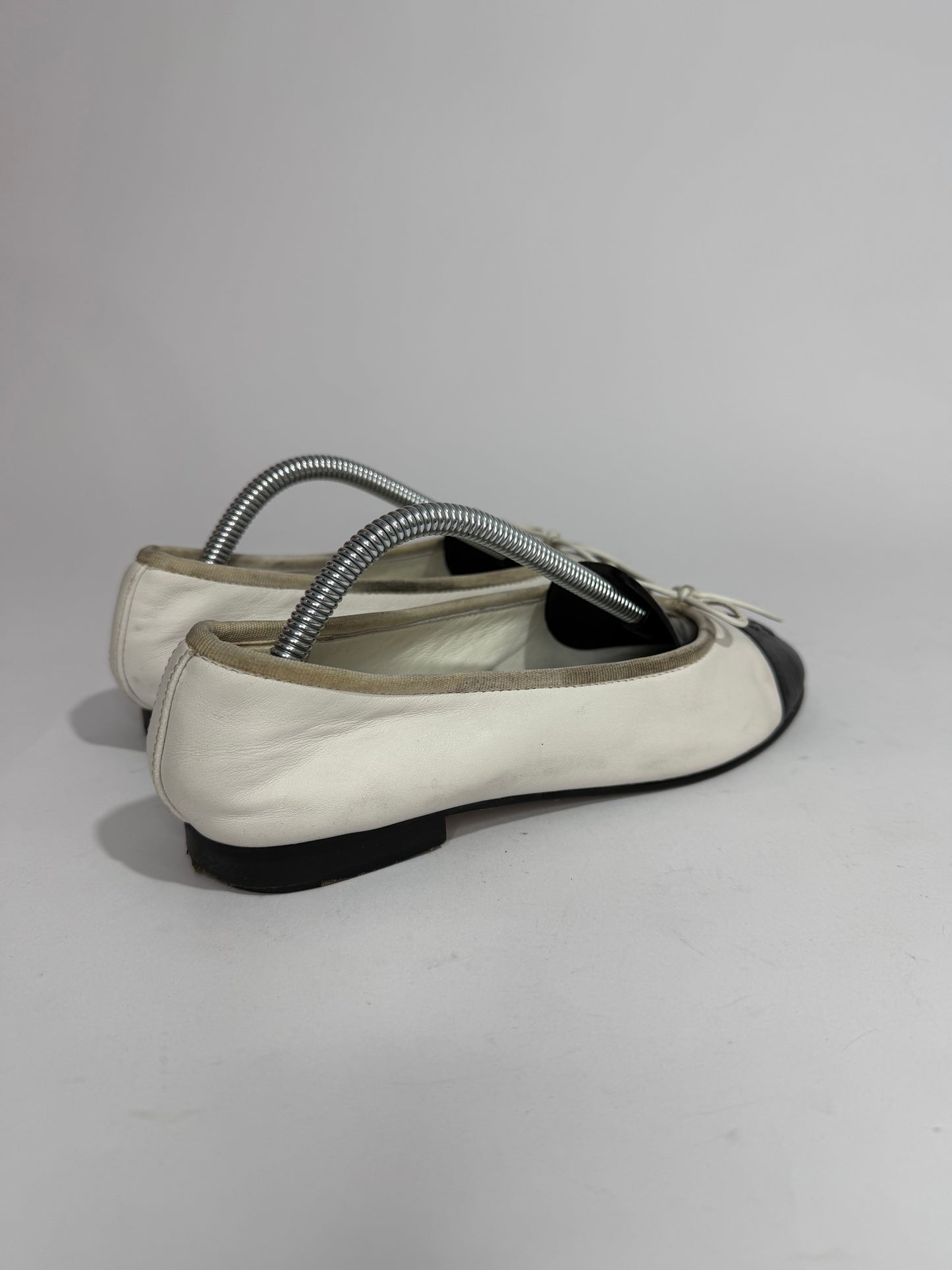 CHANEL White Lambskin CC Ballerina Flats Size 35 EU