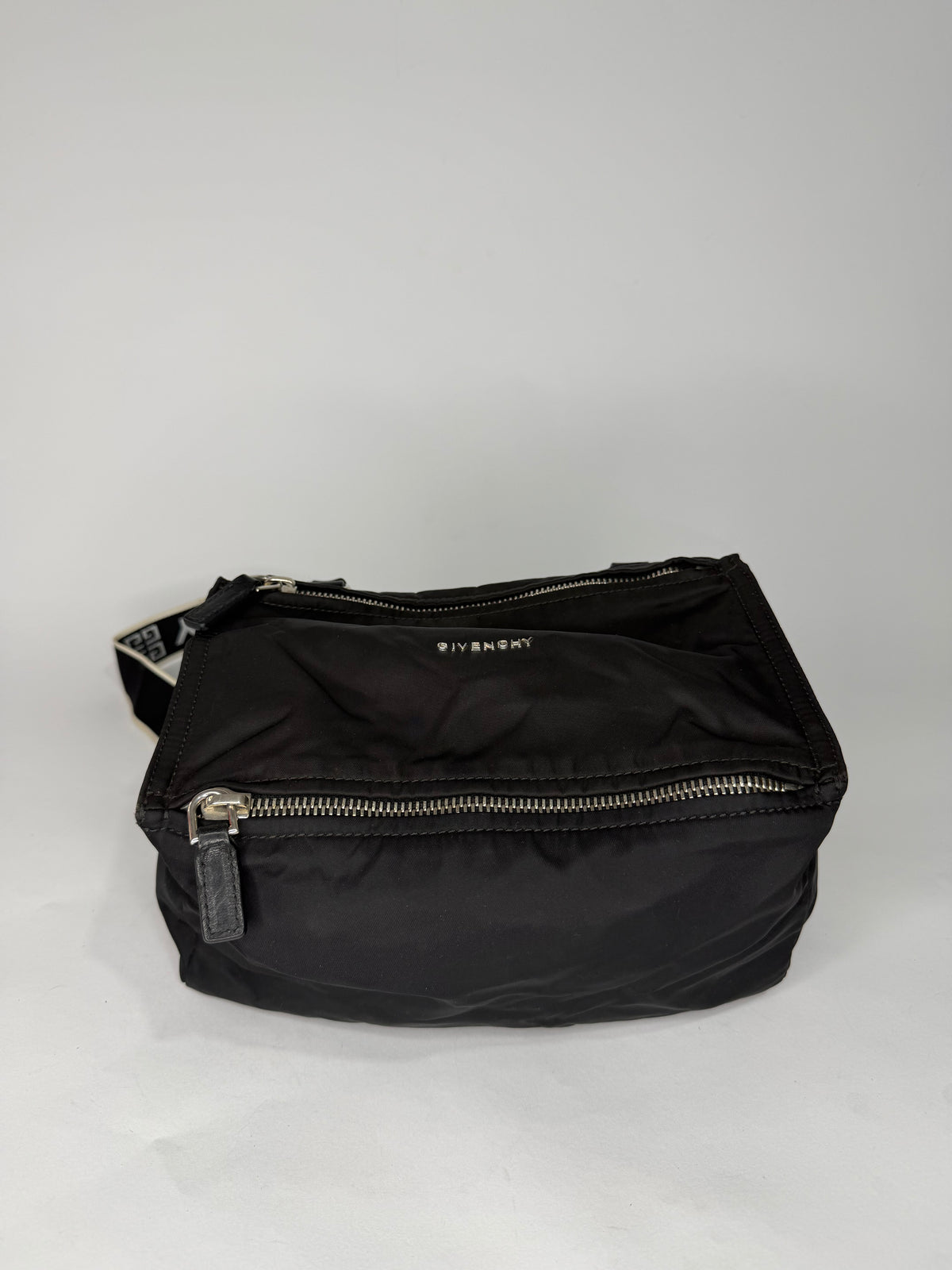 Givenchy
Mini Pandora Bag