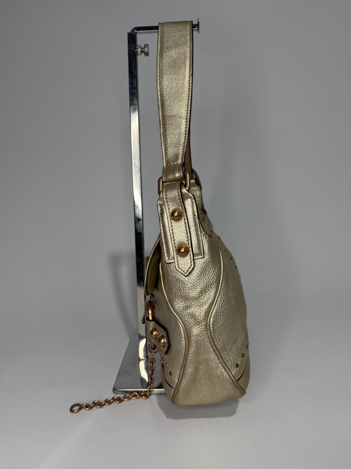 GUCCI X Tom Ford
Metallic Calfskin Horsebit Chain Studded Flap Shoulder Bag Gold