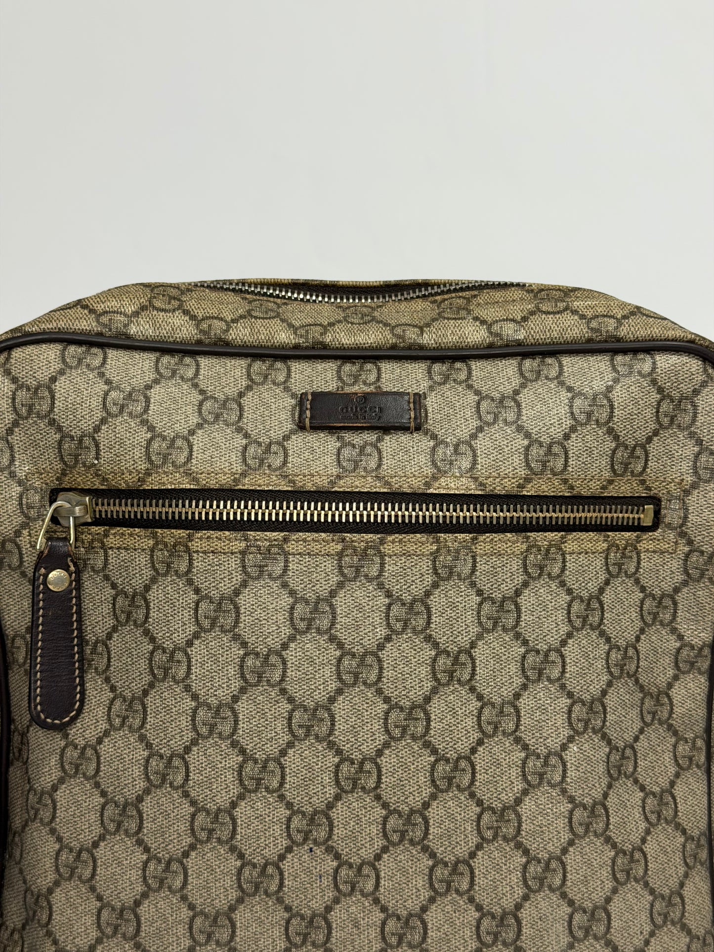 Gucci
GG Supreme Messenger Bag